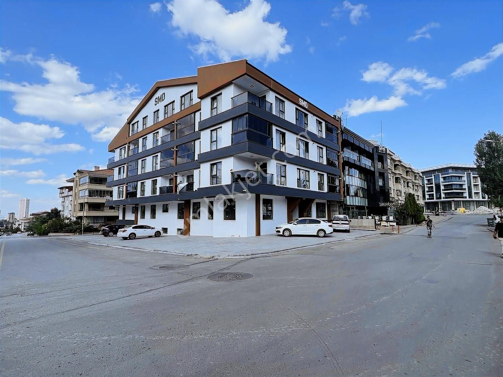 Çankaya Birlik'te Sıfır Full Lüx Yapılı 1+1 Satılık Daire