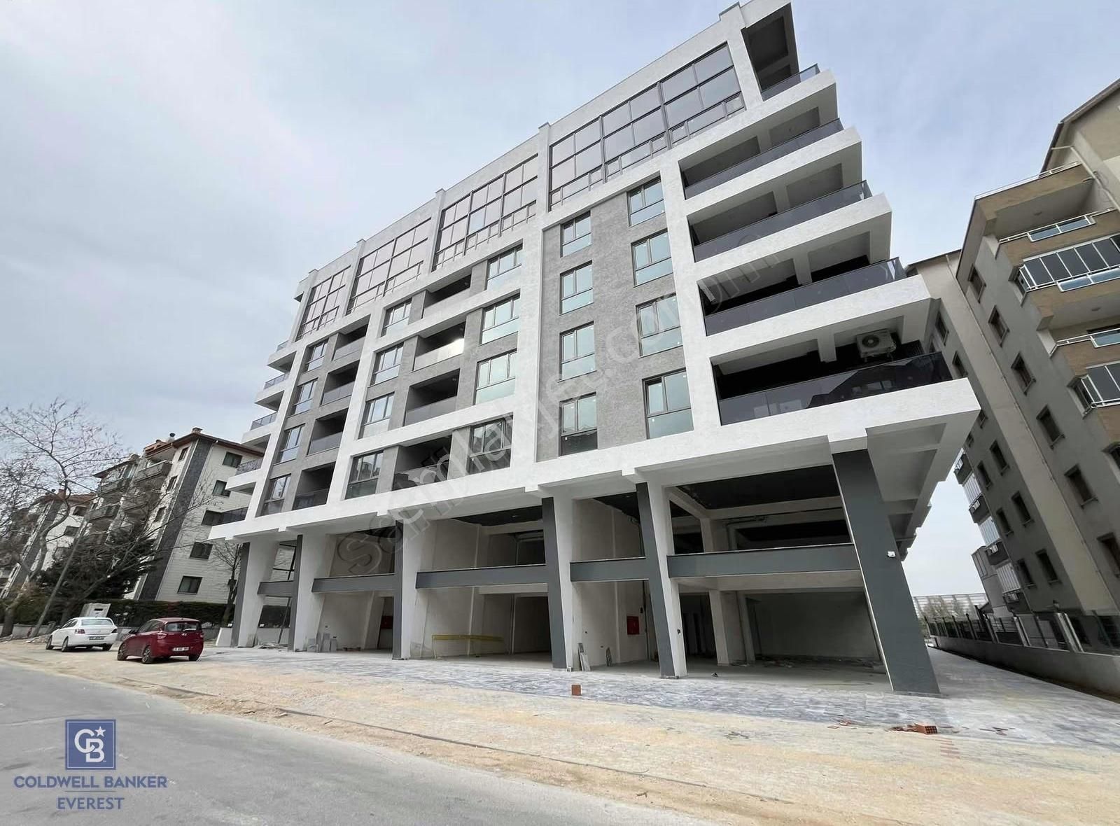 Özlüce Bulvarı Üstü Site İçinde Yeni Ara Kat 1+1 Kiralık Daire