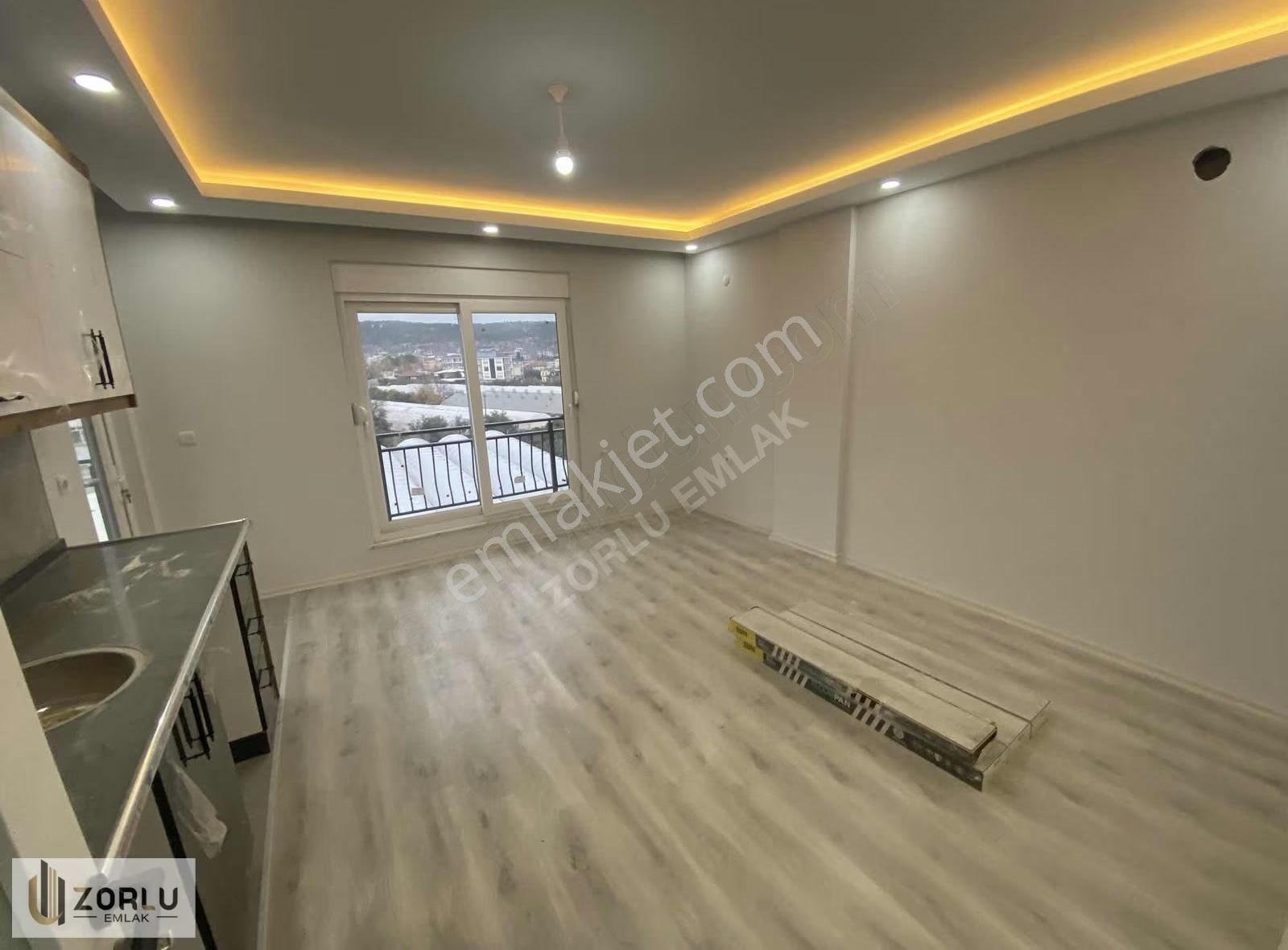 Varsak Demirel Mahallesinde Cadde Üzerinde Satılık 2+1 Daireler