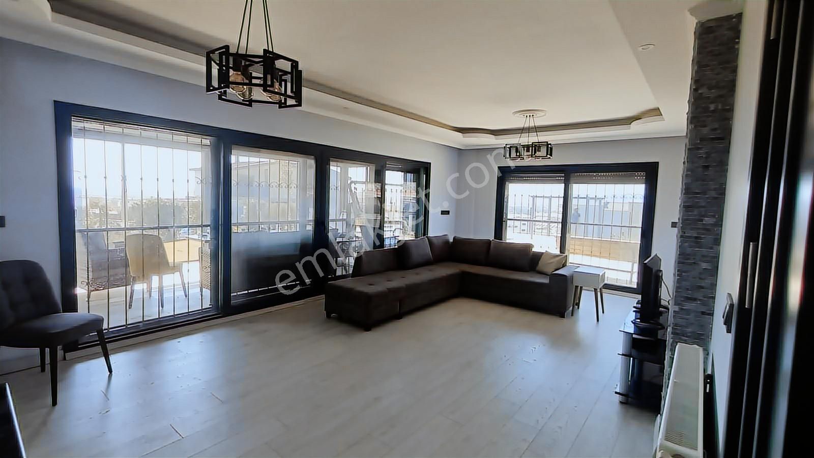 Foça Gerenköy 'de Havuzlu Müstakil Satılık Villa - Görsel 17