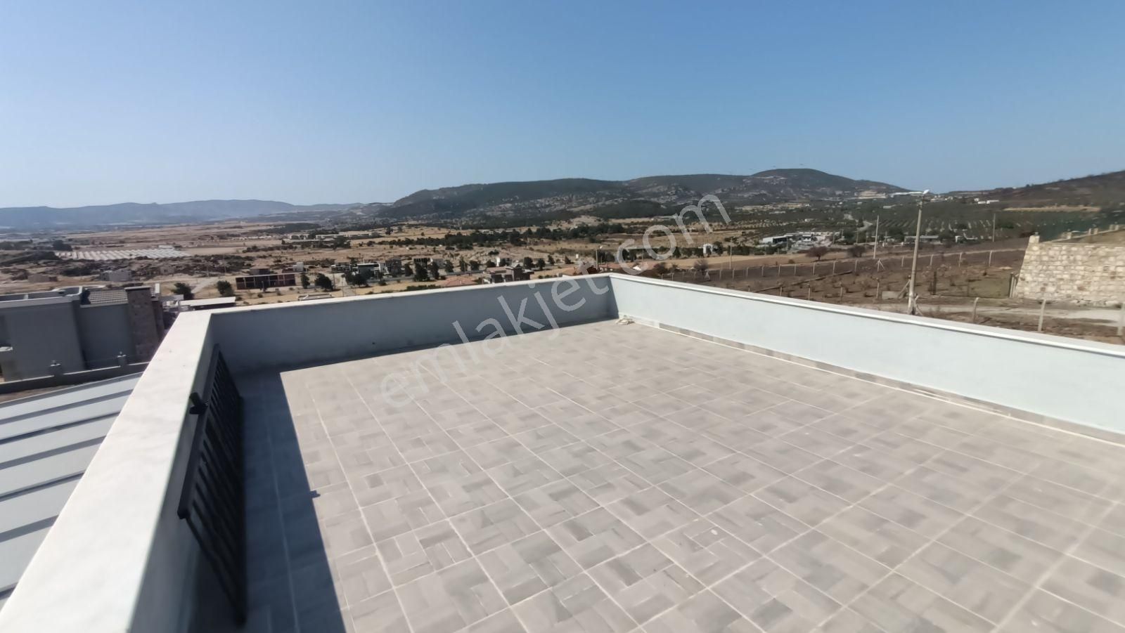 Foça Gerenköy 'de Havuzlu Müstakil Satılık Villa - Görsel 14