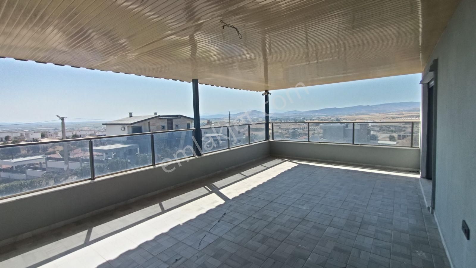 Foça Gerenköy 'de Havuzlu Müstakil Satılık Villa - Görsel 29