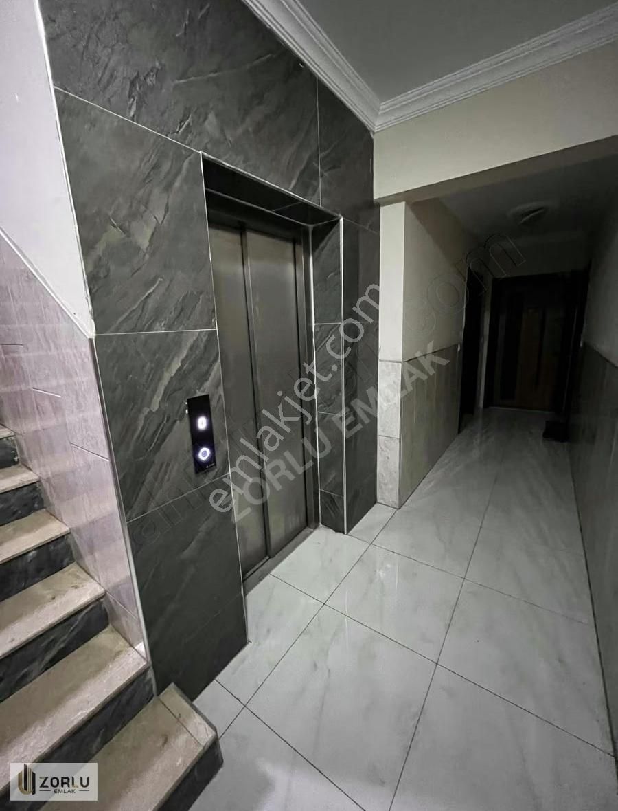 Yenidoğan Mahallesinde Katta Asansörlü Satılık 2+0 Daire - Görsel 16