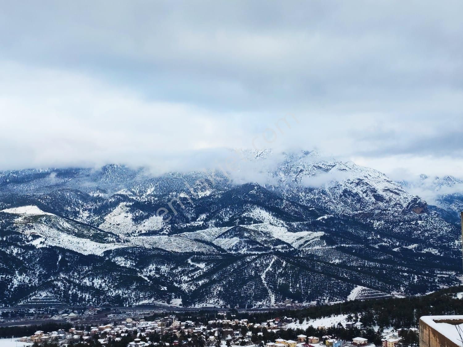 Kar Emlaktan Yenikonacık Bozkırlı Mevkiinde Uç 1 Dönüm Satılık Arsa - Görsel 3