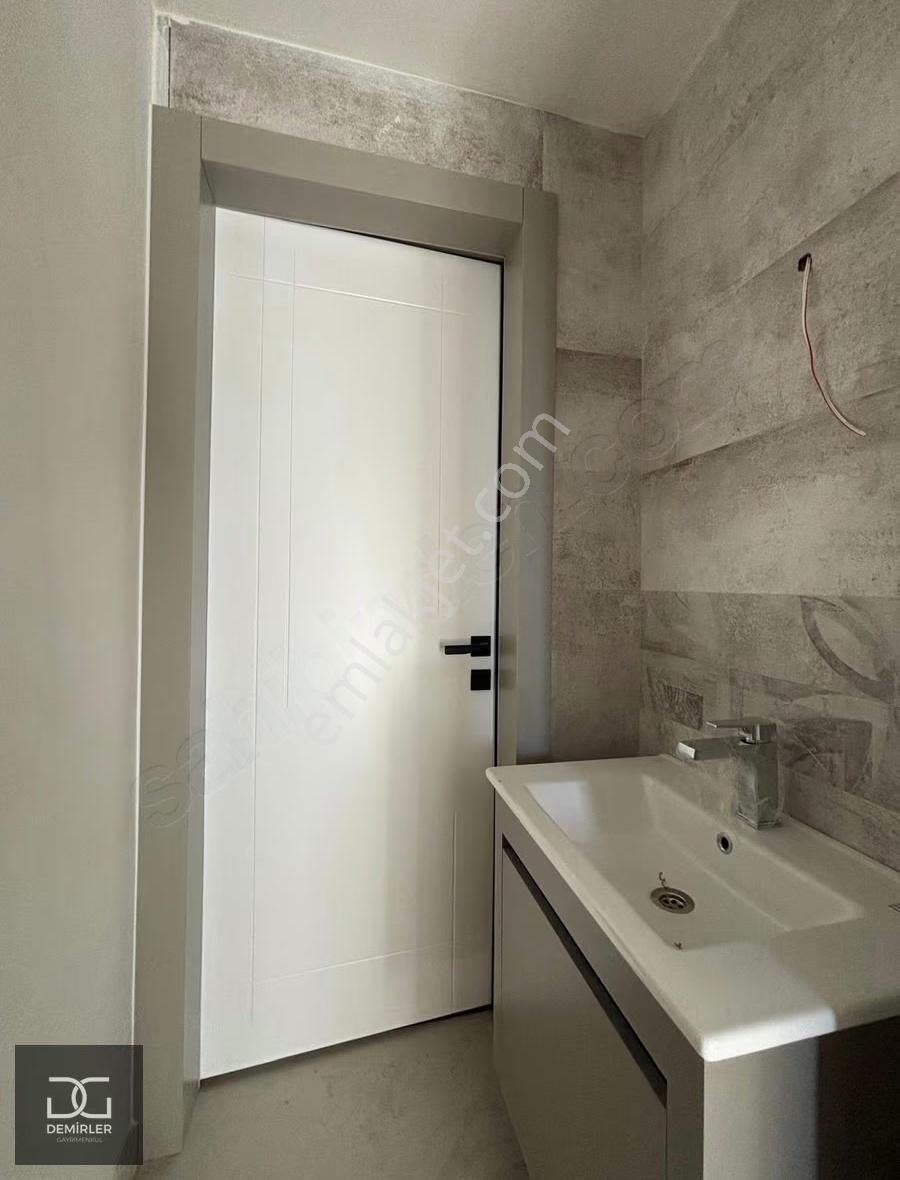 Demirler'den Çakmakta Manzaralı Ebeveyn Banyolu 2+1 Daireler - Görsel 11
