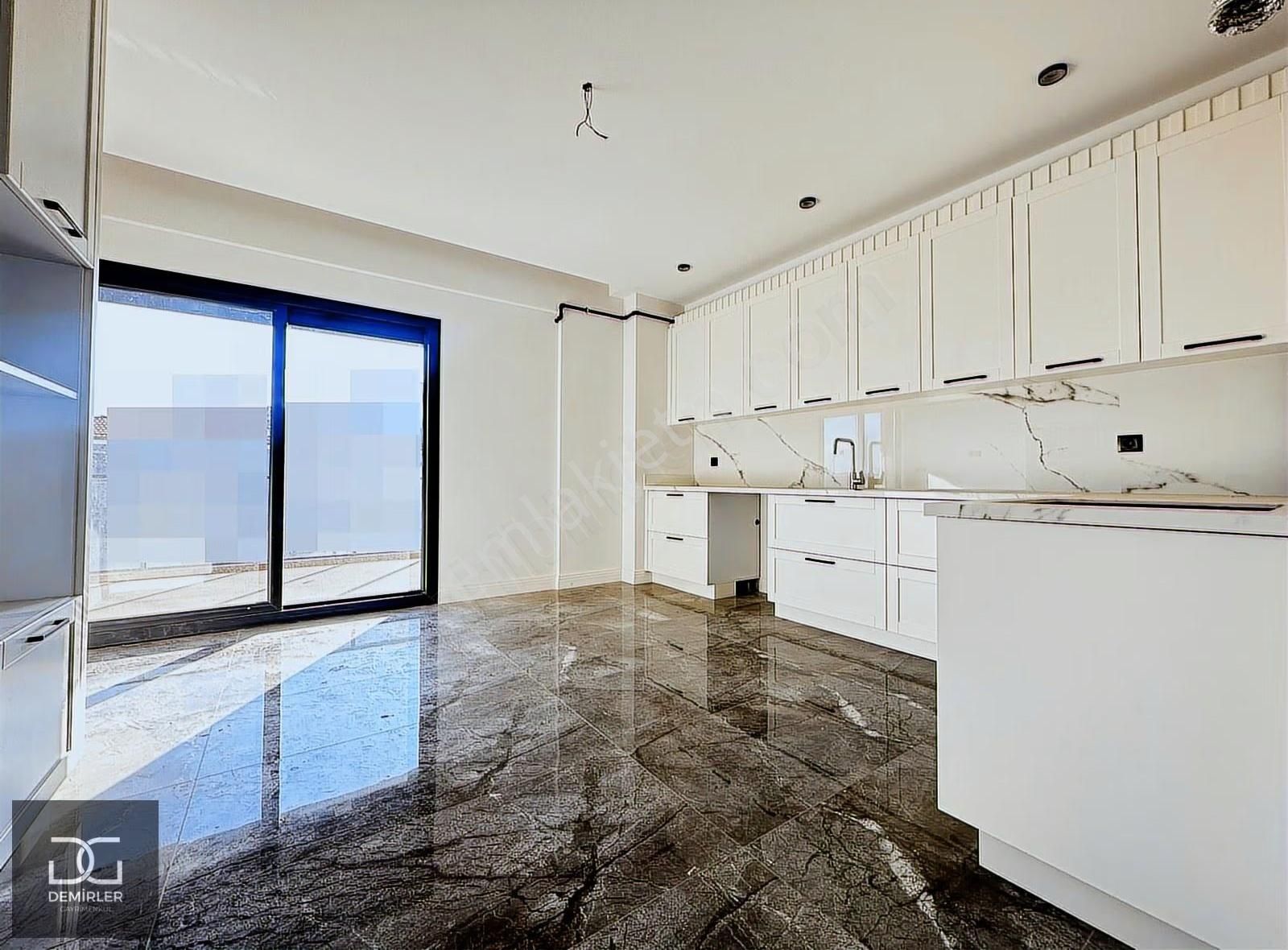 Demirler'den Panjurlu Ebeveyn Banyolu 3+1 Satılık Daire - Görsel 10