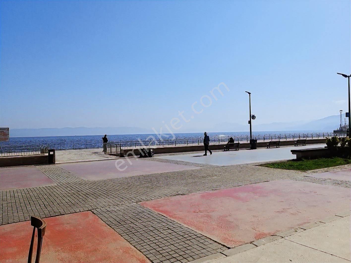 Emlakhabercisi'nden Mudanya Sahile 100mt 3 Katlı Bahçeli Eski Ev - Görsel 3