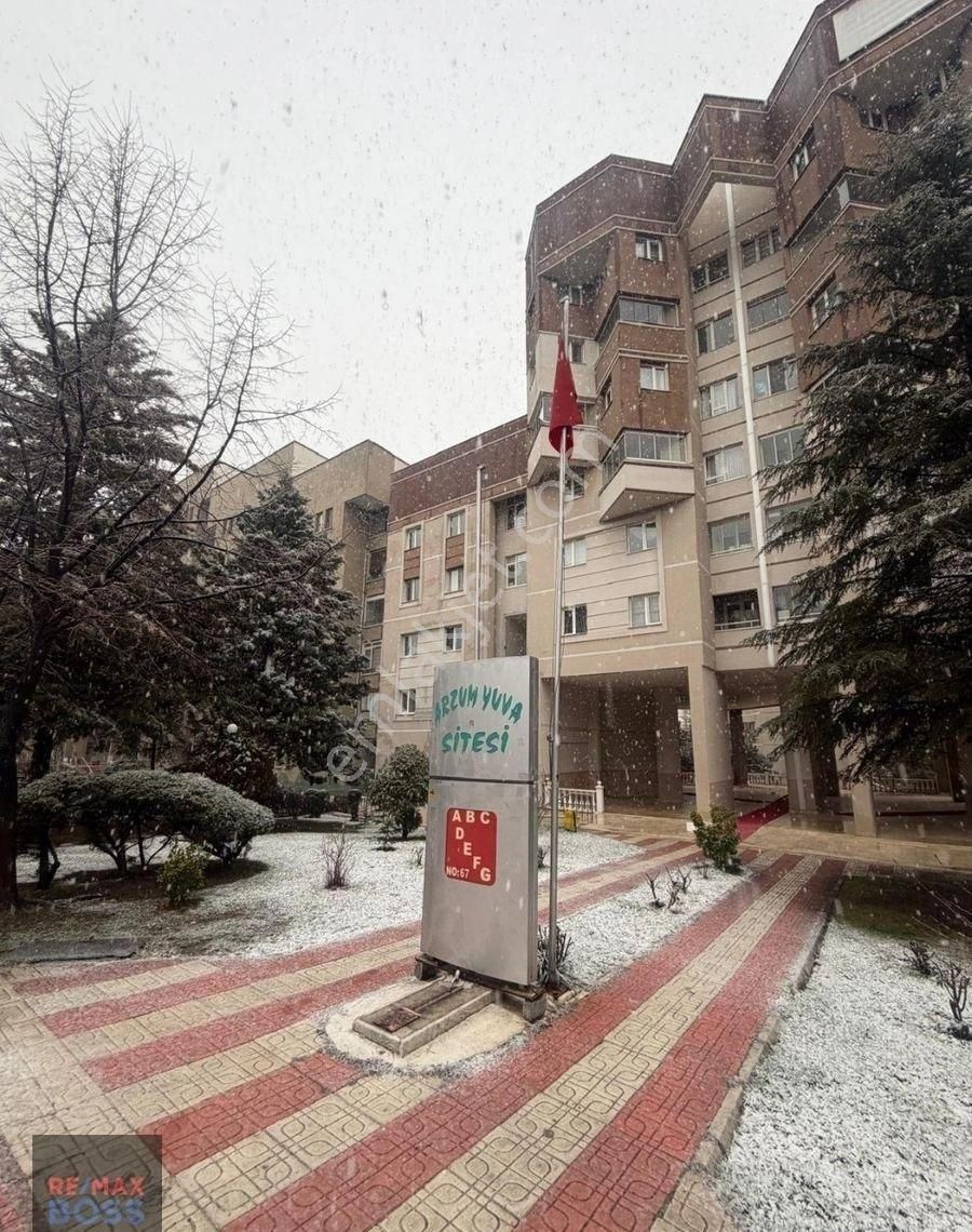 Batıkent Kentkoop Site İçerisinde Geniş Tip Kapalı Otoparklı 3+1 - Görsel 2