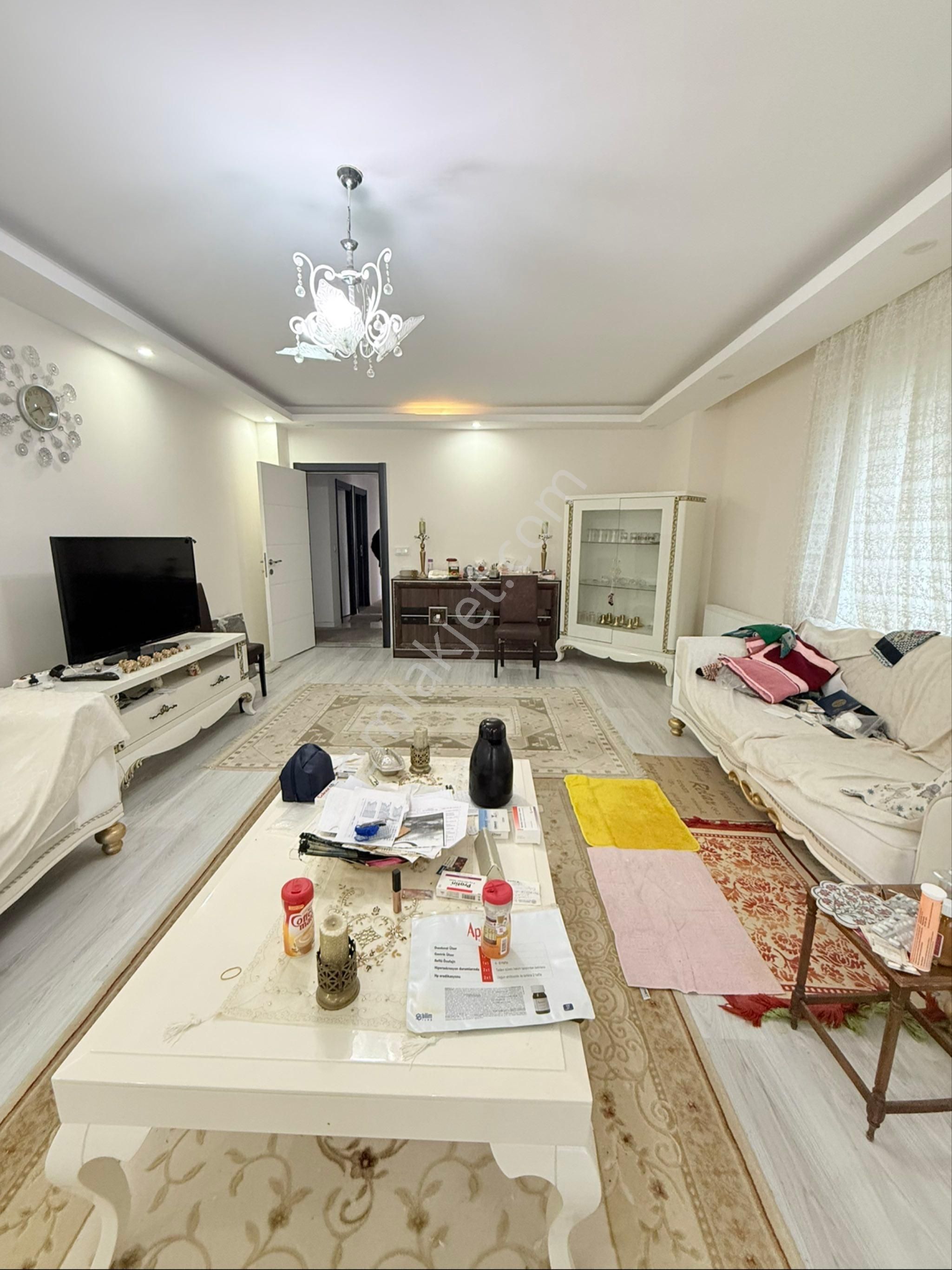 Çerkezköy Avm Bölgesinde 3+1 Site İçinde Uyguna Acil Satılık