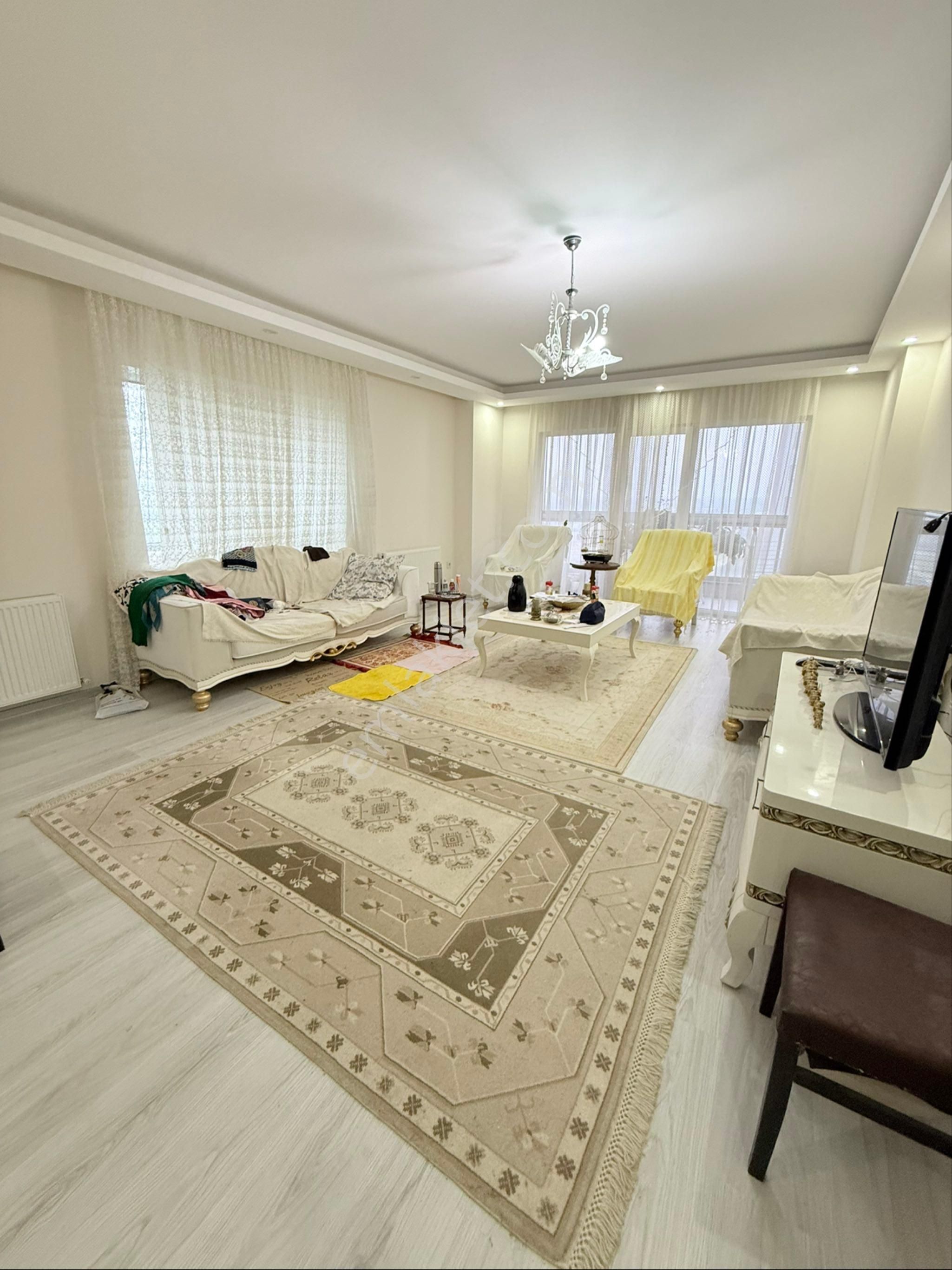 Çerkezköy Avm Bölgesinde 3+1 Site İçinde Uyguna Acil Satılık - Görsel 2