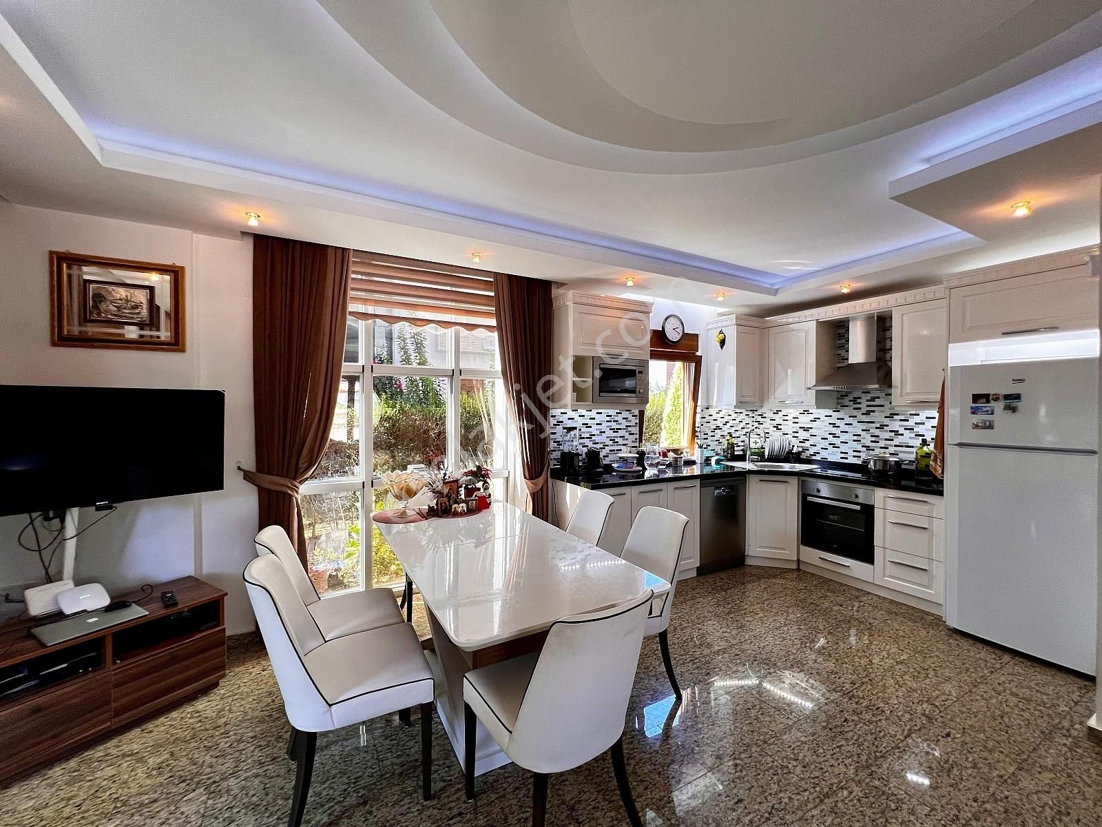 Alanya'da Sahile 250 M Mesafede Müstakil Villa | Tekce - Görsel 13