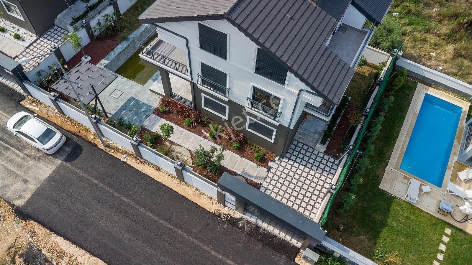 Neovilla Papatya Projesi'nde Bahçeli Lüks Müstakil Villa | Tekce