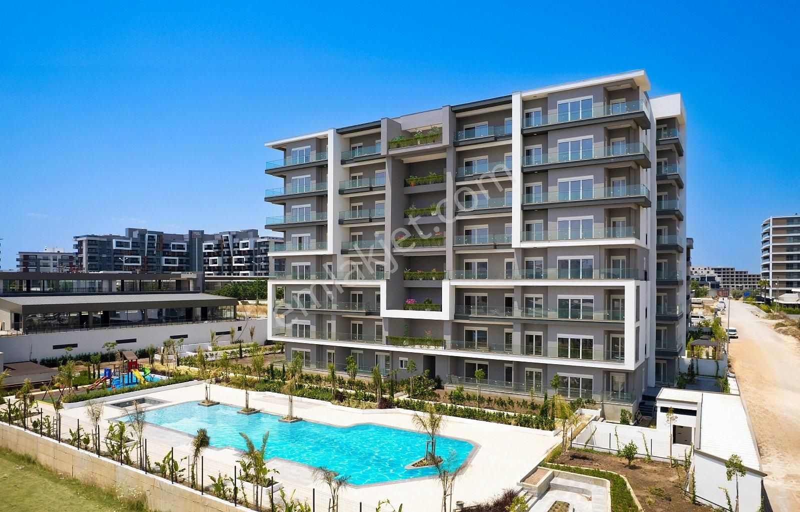 Altıntaş Defne Sitesi'nde Ana Cadde Üzeri 1+1 | Tekce