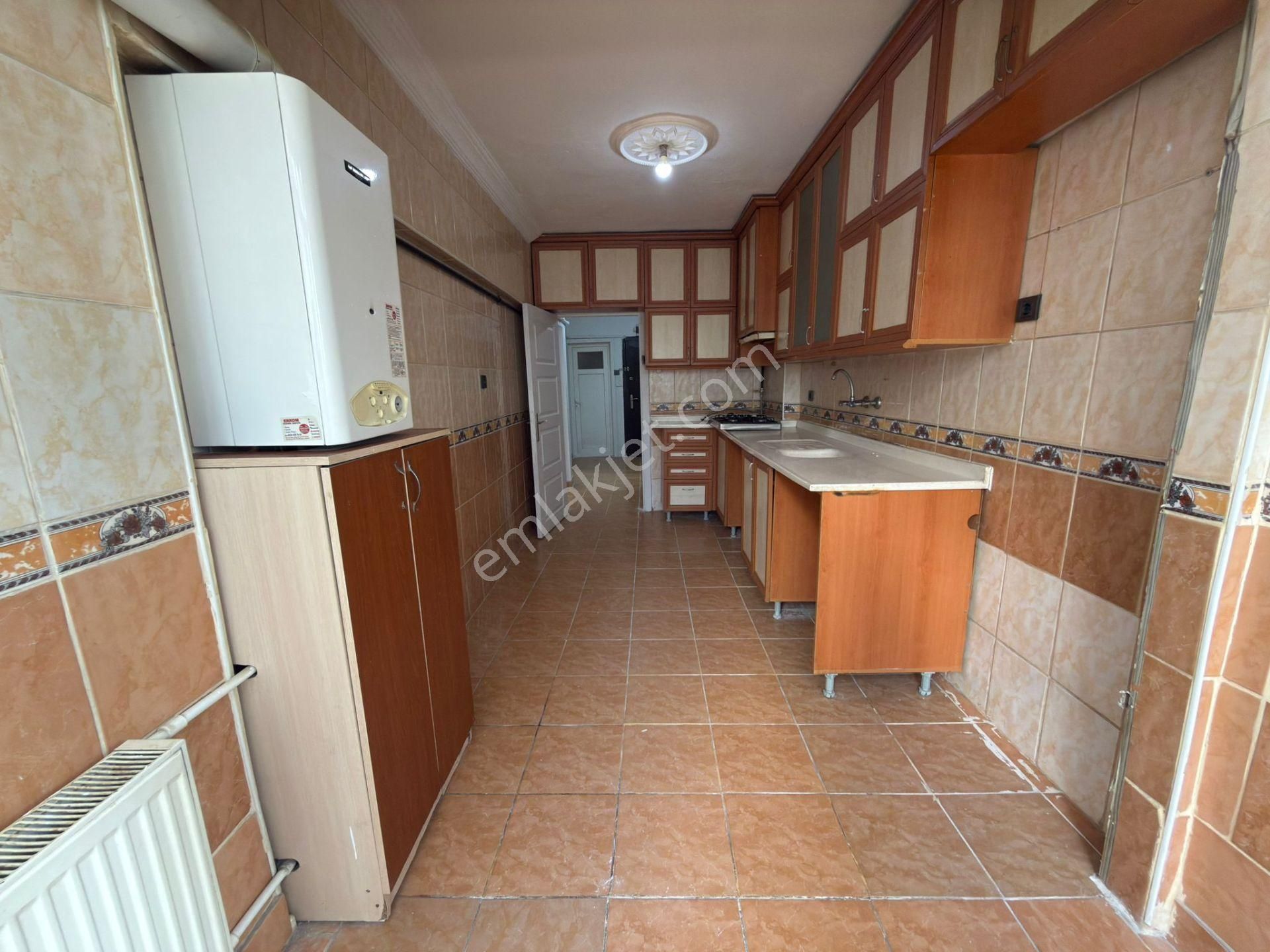 Akşemsettin'de--kat Konumunda--3+1 Bağımsız --fırsat Dairesi- - Görsel 2