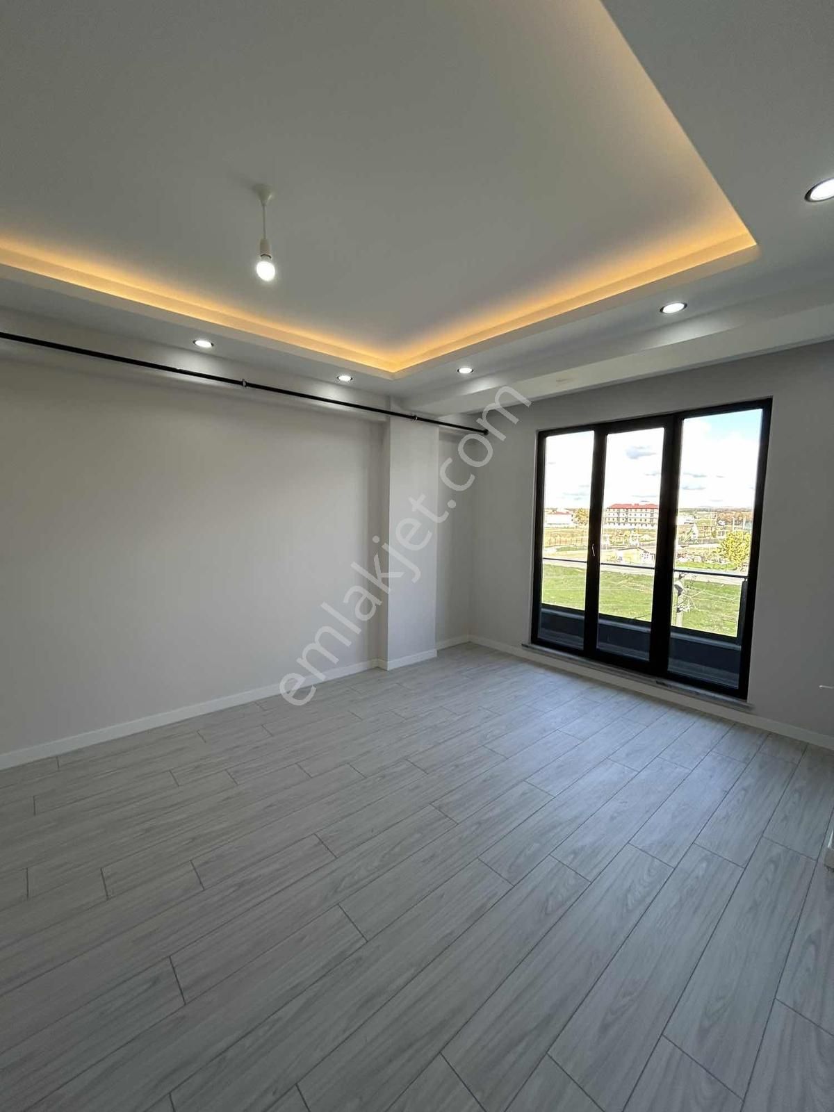 Emirhan Yapıdan 1+1 Ara Kat Ön Cephe Satılık Daire - Görsel 20