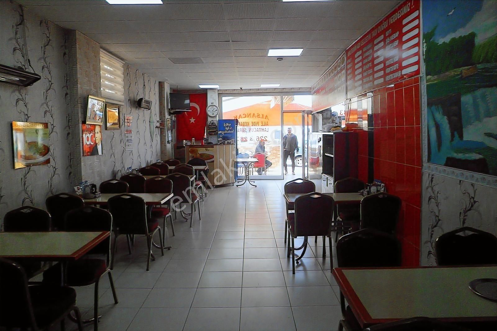 Mansuroğlu Emlak'tan Cadde Üstü Kiracılı İskanlı Dükkan - Görsel 15