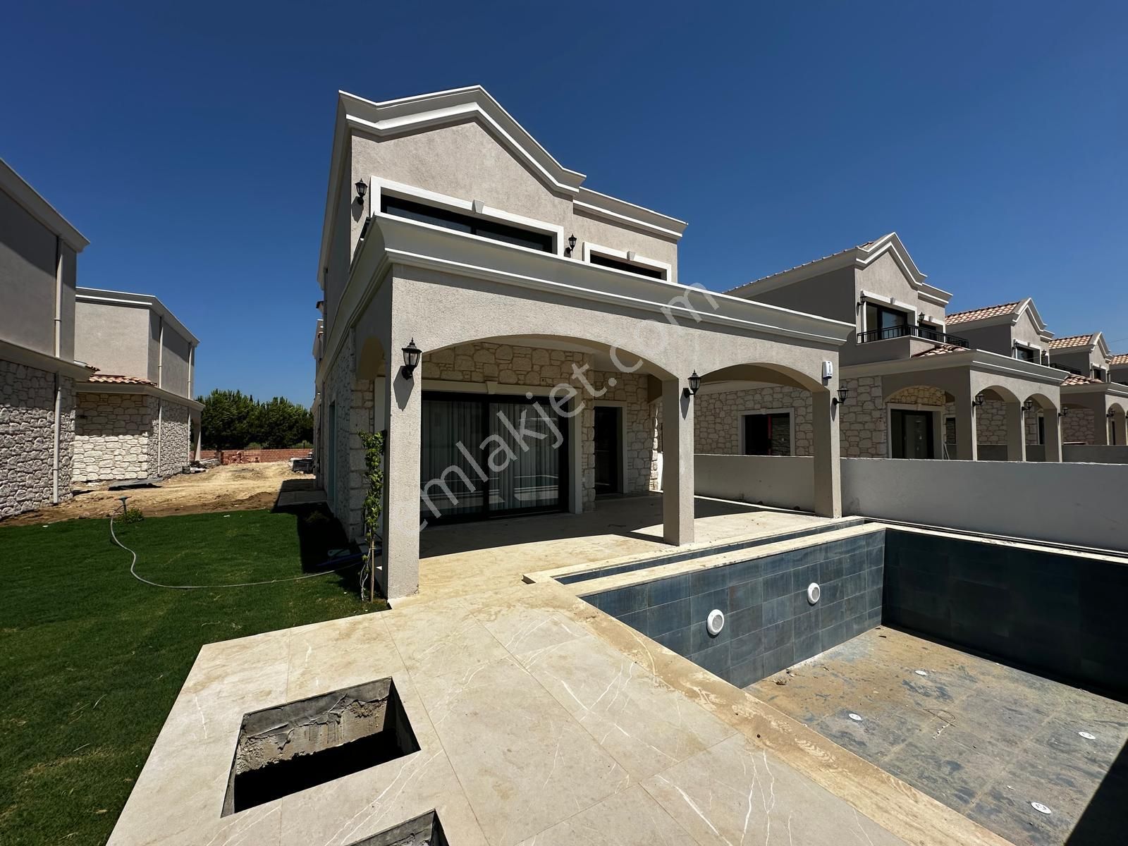 Kuşadası Karaova'da Denize Ve Avm'lere Yürüme Mesafesi Sıfır 5+2 - Görsel 18