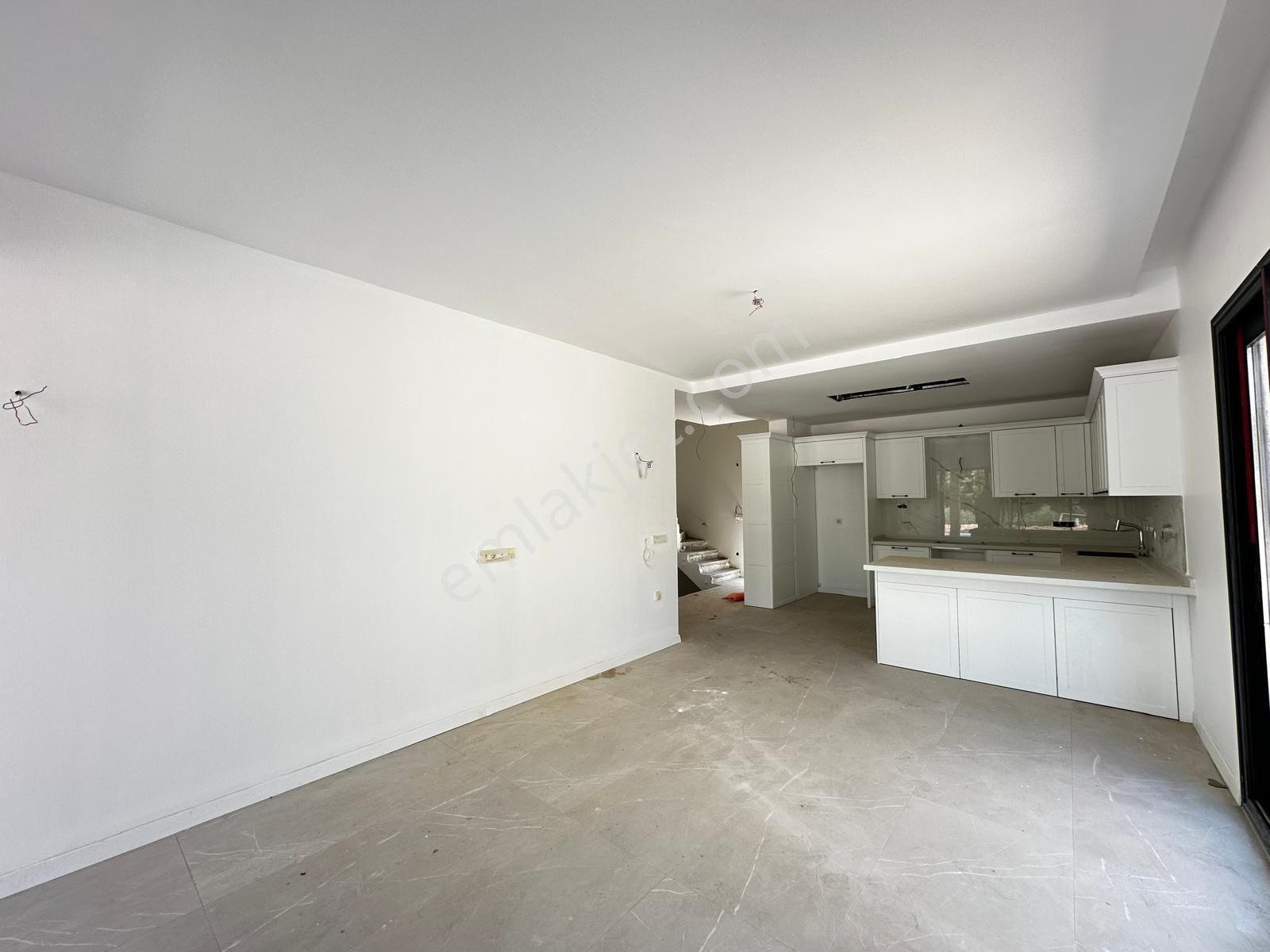 Kuşadası Karaova'da Denize Ve Avm'lere Yürüme Mesafesi Sıfır 5+2 - Görsel 20