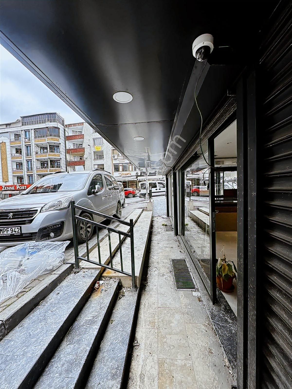 Bağlarçeşme Caddesi Üzerinde 300 M² Kiralık Geniş Dükkan - Görsel 14