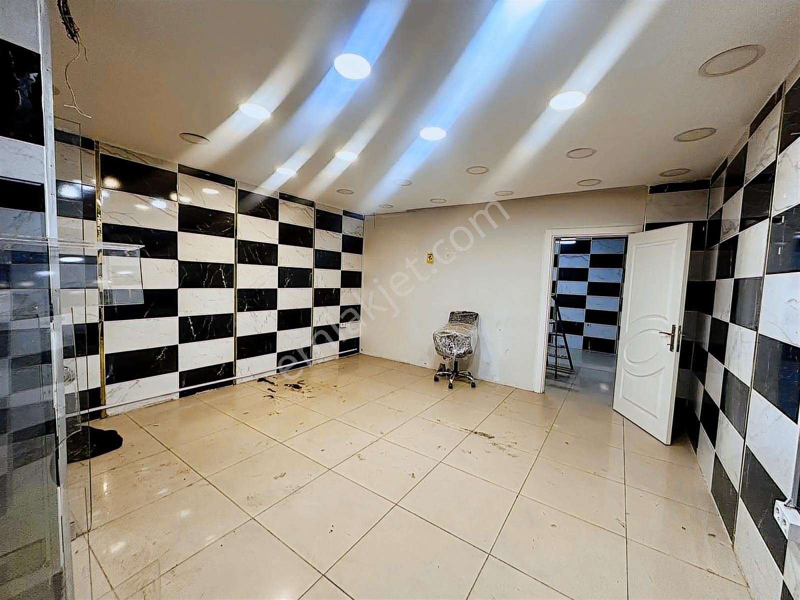 Bağlarçeşme Caddesi Üzerinde 300 M² Kiralık Geniş Dükkan - Görsel 18