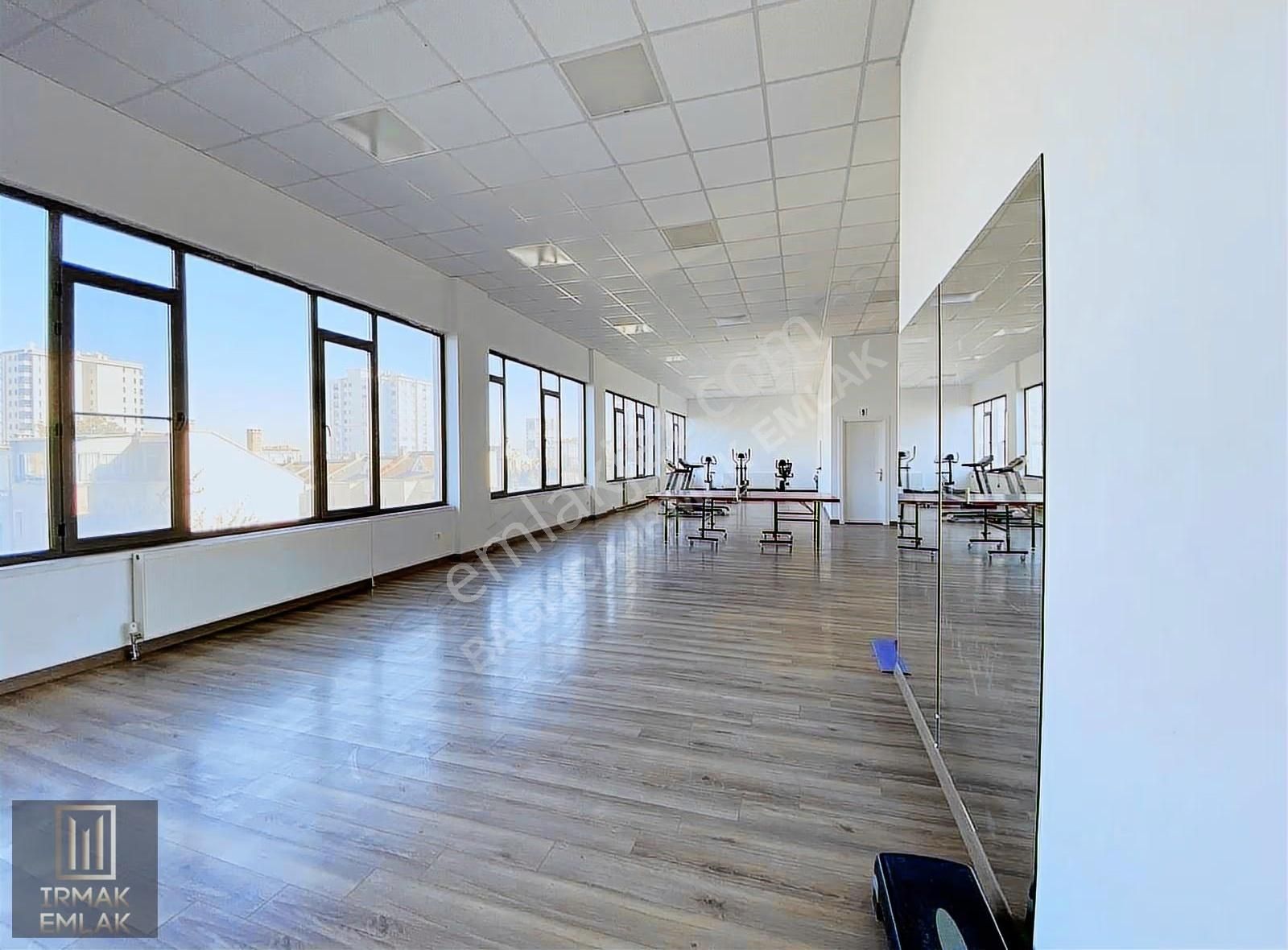 Irmak Emlak- Bağlıca Mermeroğlu Caddesi Belende Evleri'nde Satılık 4+1 Daire - Görsel 31