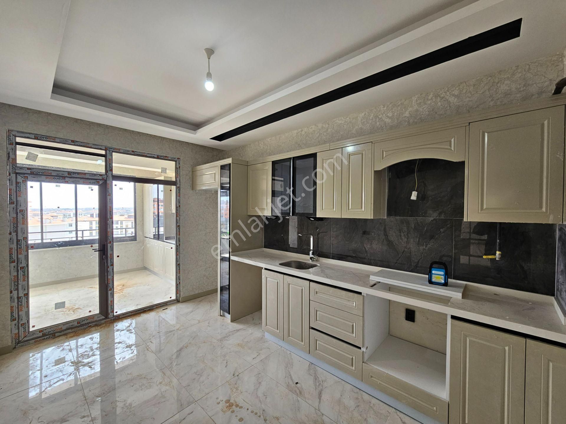 Mete Konakları Yakını Satılık Site İçerisinde 3+1 Fırsat Lüx Sıfır Daireler