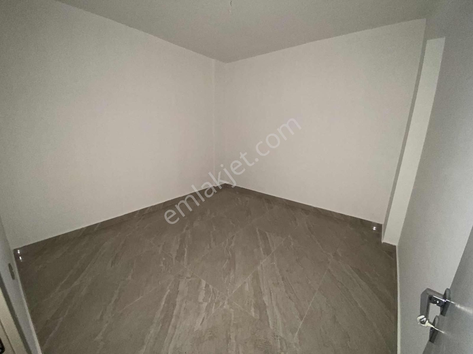 Bağlıca'da Güvenlikli Site İçi Satılık Villa - Görsel 16