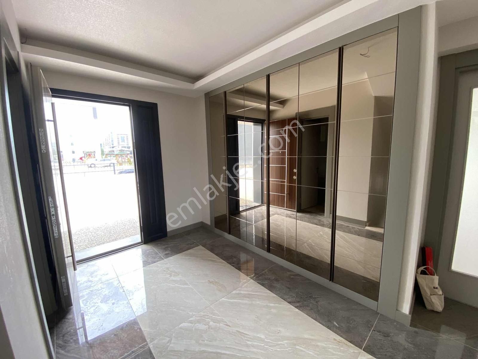 Bağlıca'da Güvenlikli Site İçi Satılık Villa - Görsel 4