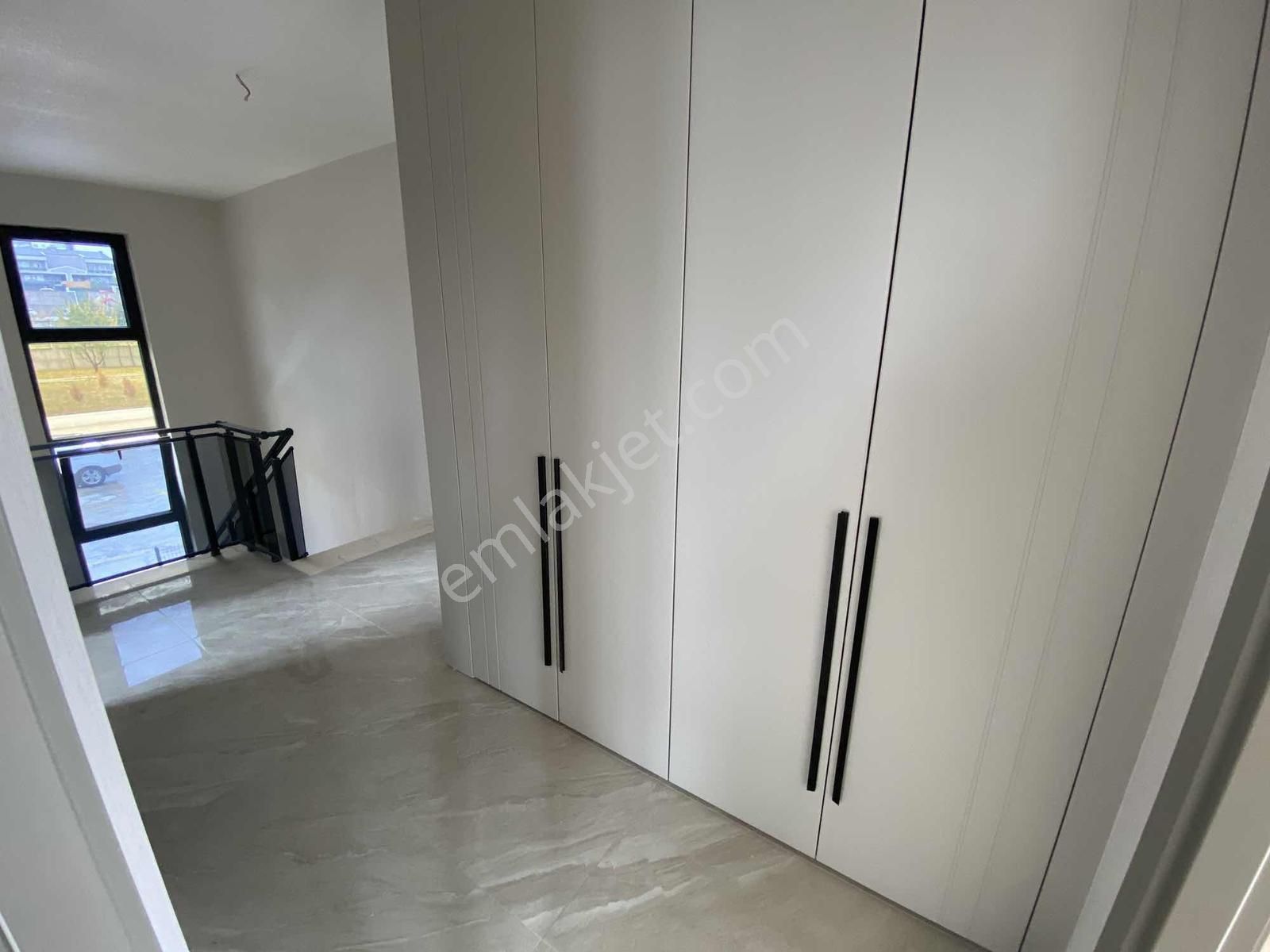 Bağlıca'da Güvenlikli Site İçi Satılık Villa - Görsel 30