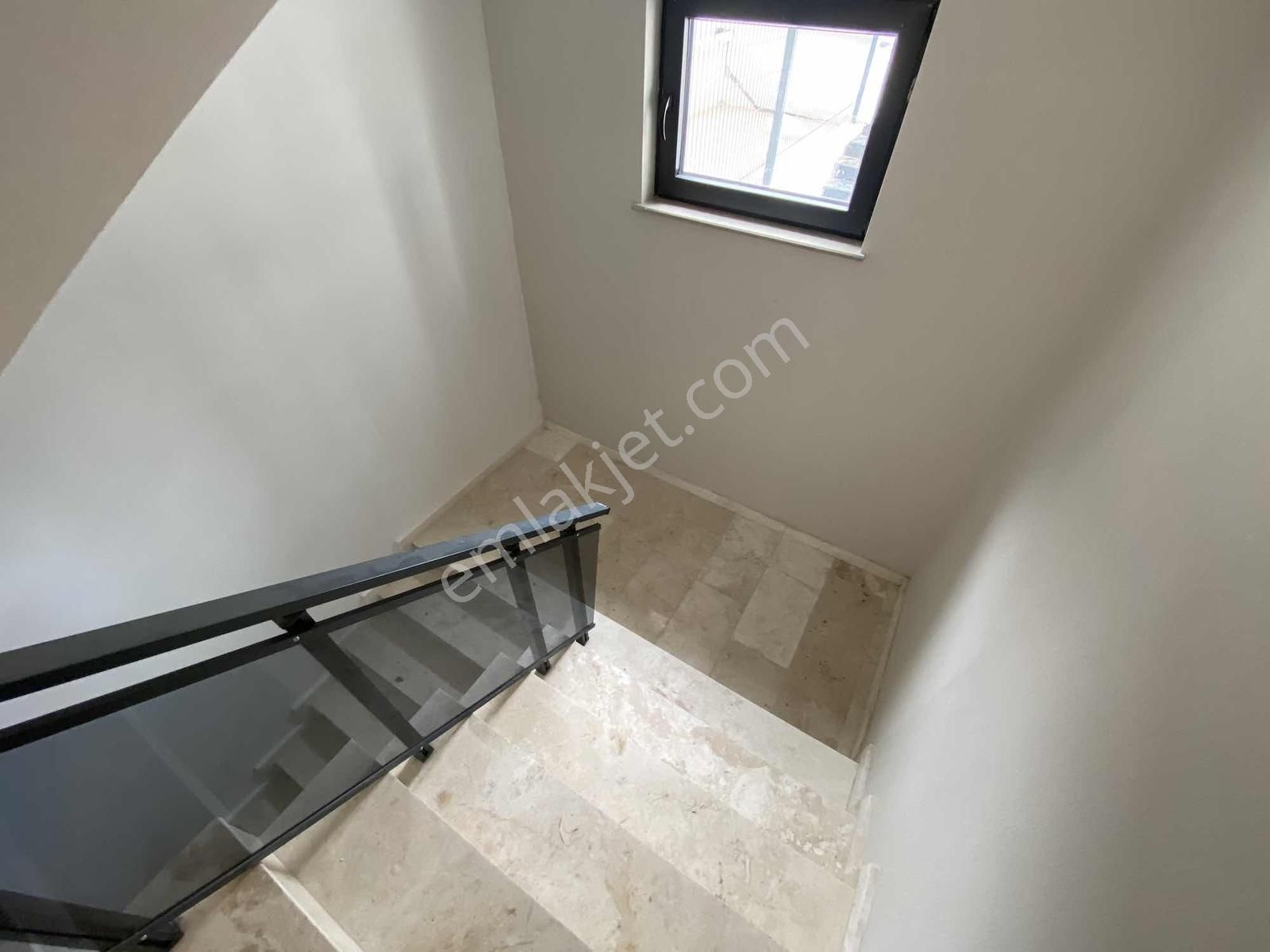 Bağlıca'da Güvenlikli Site İçi Satılık Villa - Görsel 15