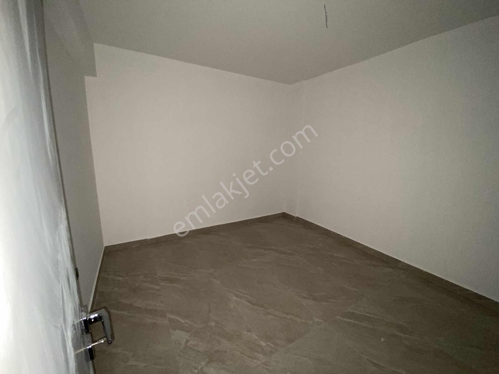 Bağlıca'da Güvenlikli Site İçi Satılık Villa - Görsel 32