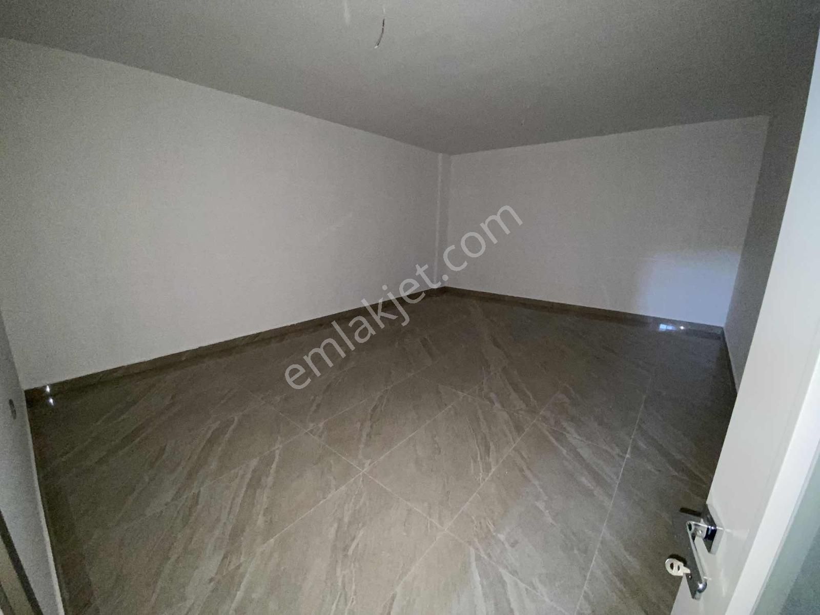 Bağlıca'da Güvenlikli Site İçi Satılık Villa - Görsel 9