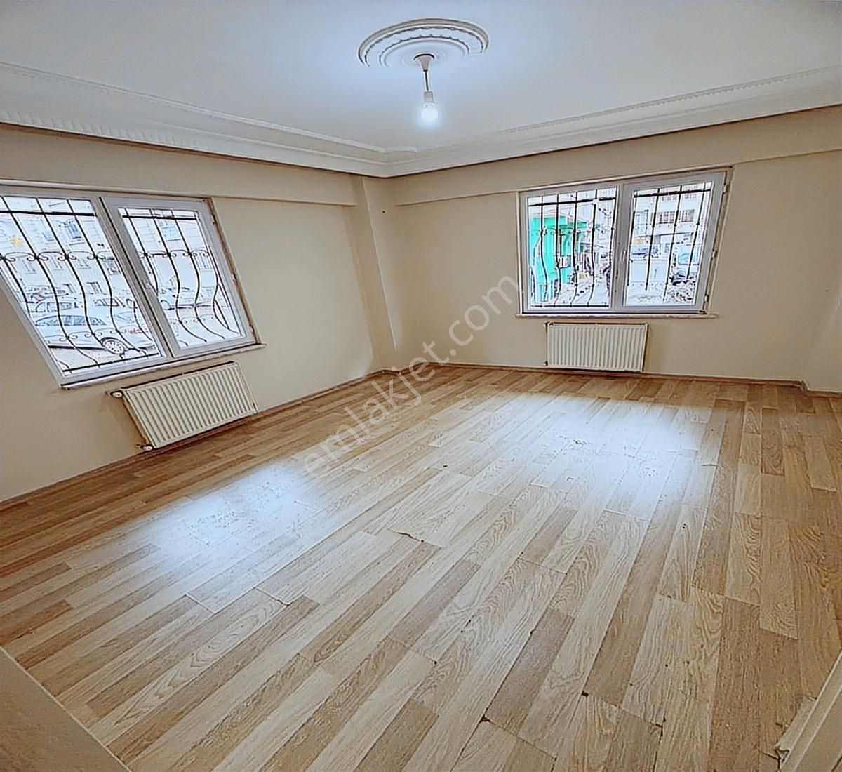 Fiyat Düştü B.çeşme Mahallesi Çok Büyük 3+1 Balkonl Yüksek Giriş