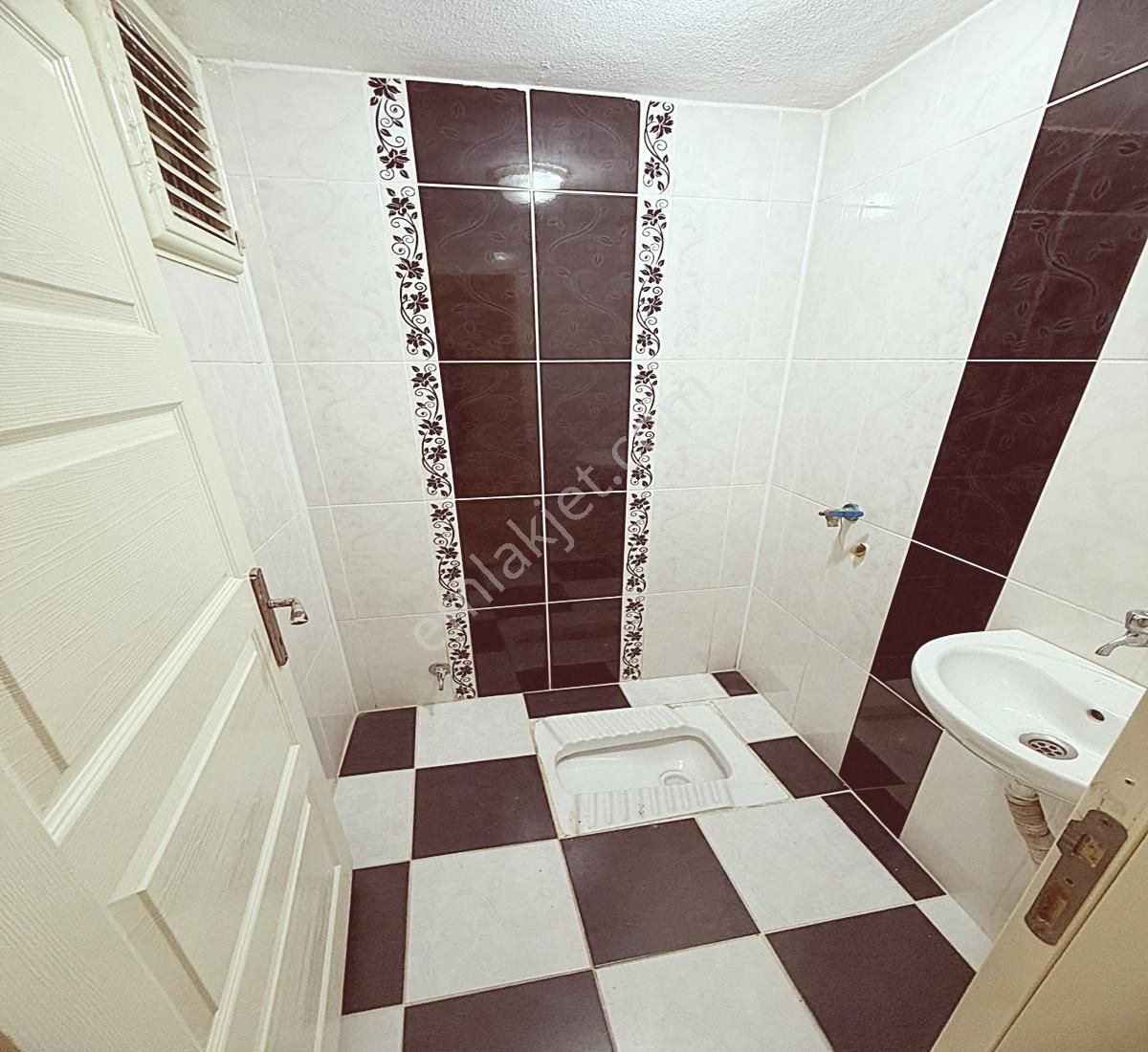 Fiyat Düştü B.çeşme Mahallesi Çok Büyük 3+1 Balkonl Yüksek Giriş - Görsel 9