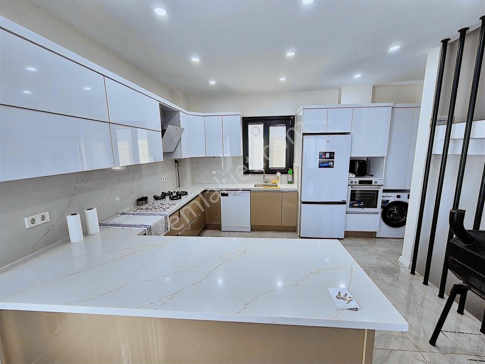 #mega Yapı# İskanlı 7+1 Ebeveyn Banyolu Bodrum Katlı Villa - Görsel 25