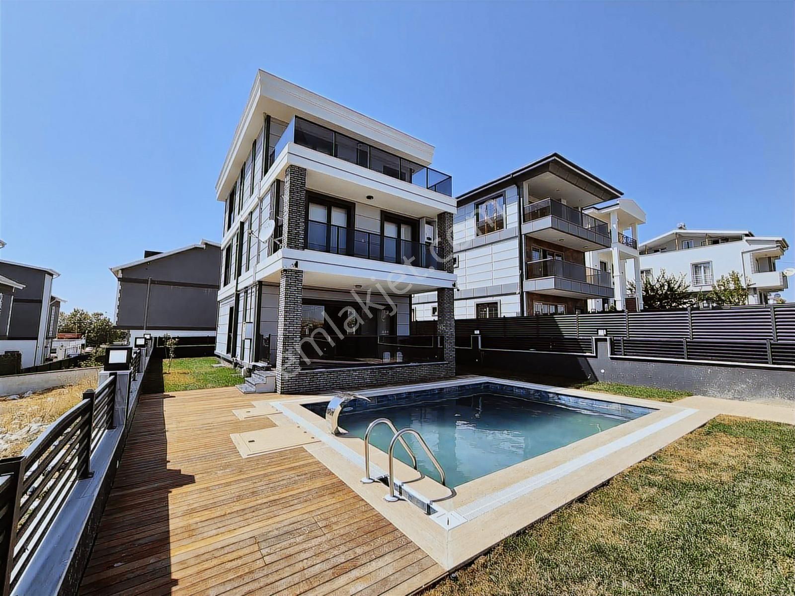 #mega Yapı# İskanlı 7+1 Ebeveyn Banyolu Bodrum Katlı Villa