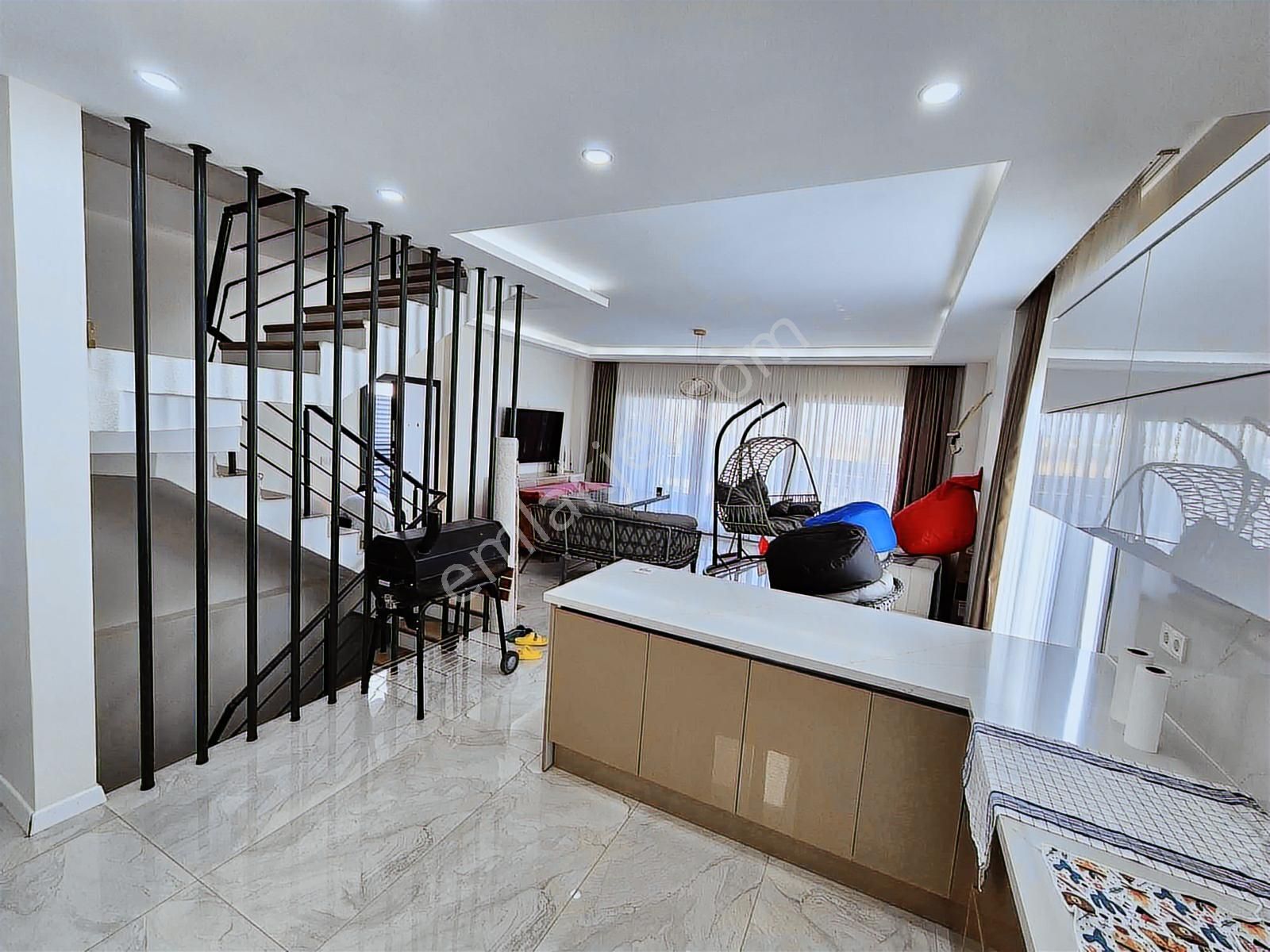 #mega Yapı# İskanlı 7+1 Ebeveyn Banyolu Bodrum Katlı Villa - Görsel 23