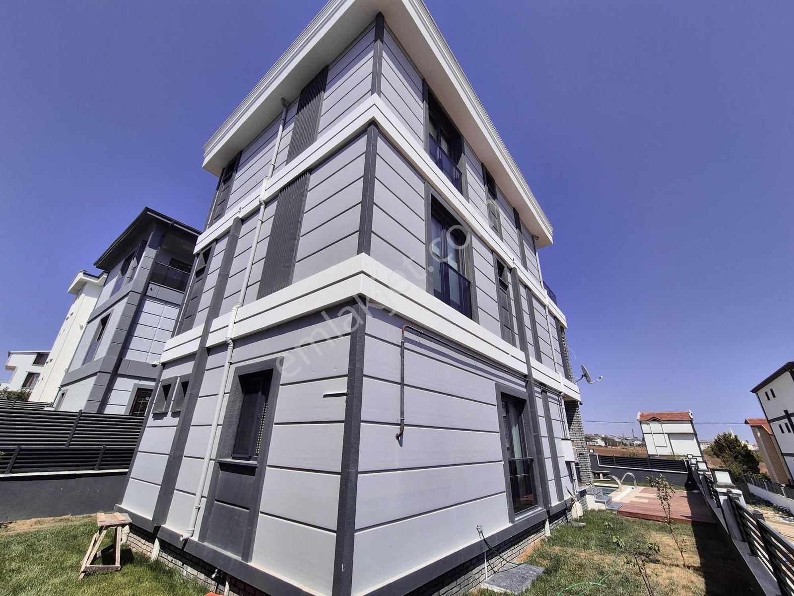#mega Yapı# İskanlı 7+1 Ebeveyn Banyolu Bodrum Katlı Villa - Görsel 7