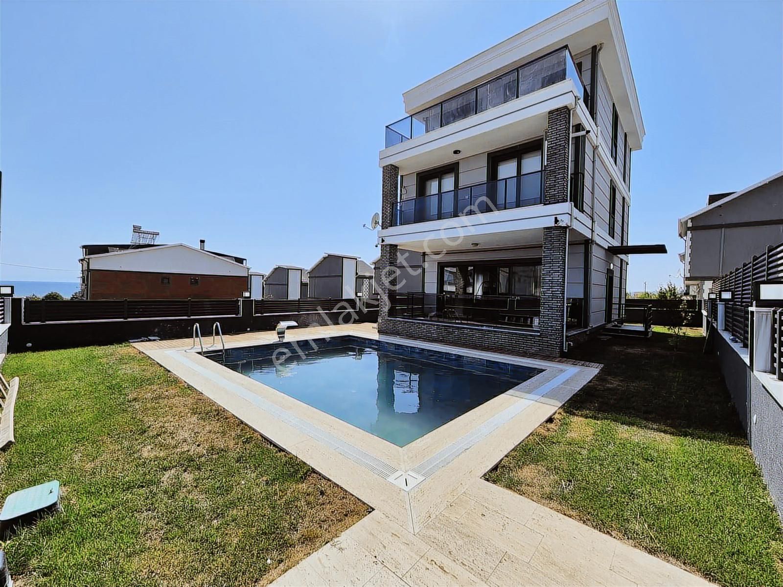 #mega Yapı# İskanlı 7+1 Ebeveyn Banyolu Bodrum Katlı Villa - Görsel 15