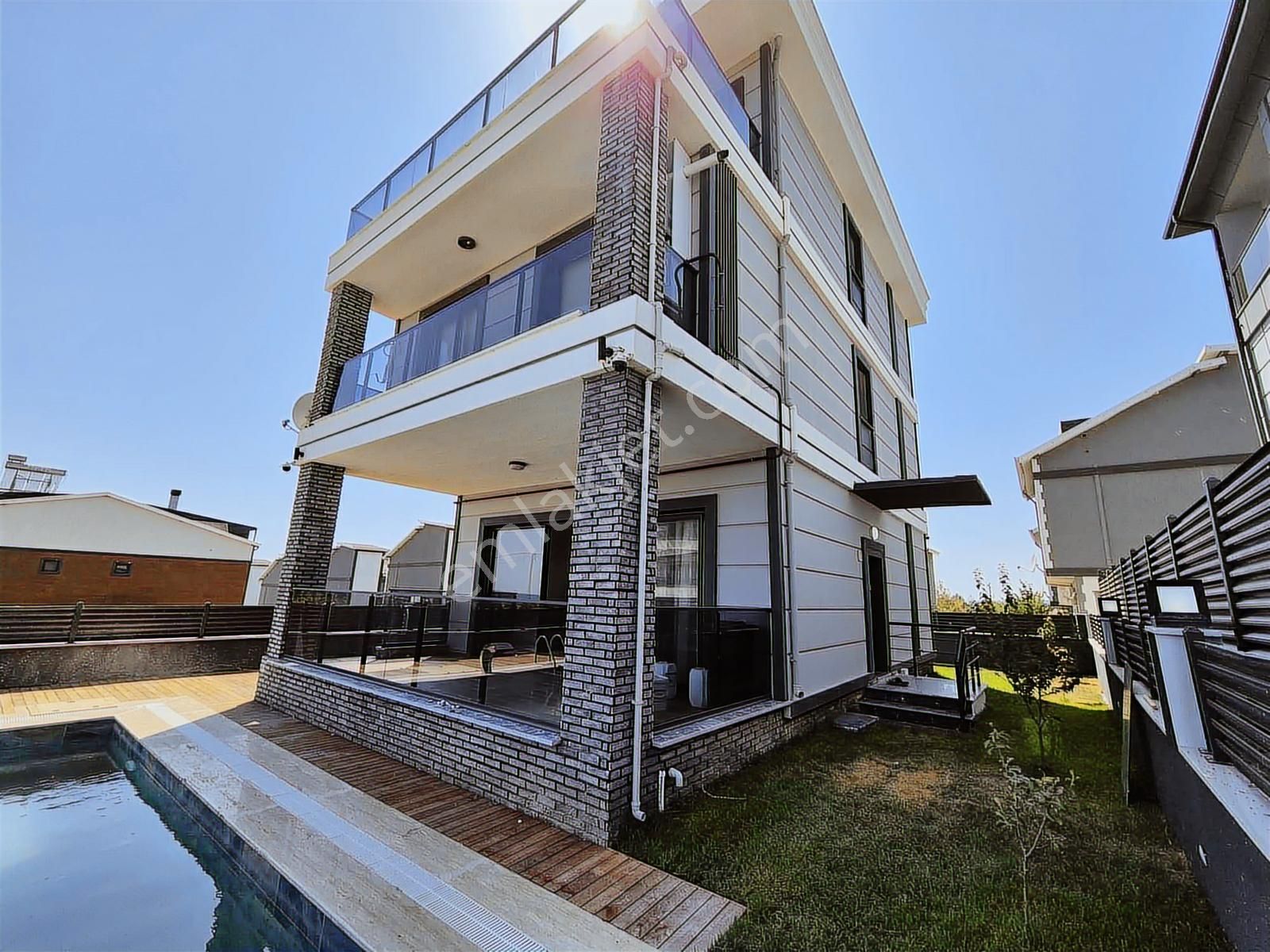 #mega Yapı# İskanlı 7+1 Ebeveyn Banyolu Bodrum Katlı Villa - Görsel 10