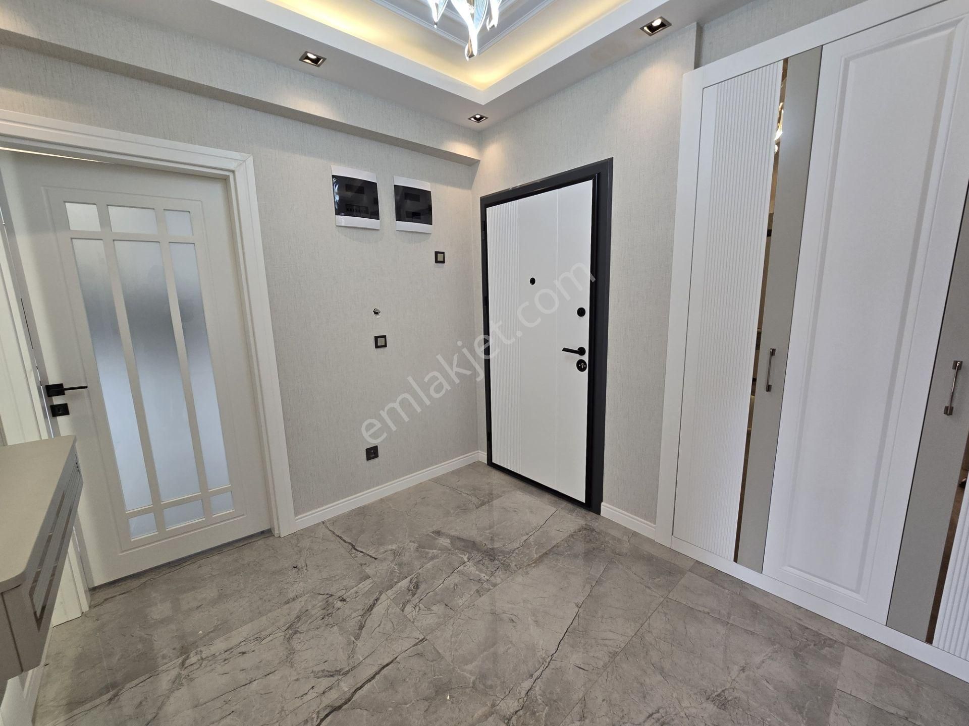 Kahramanlar Caddesi Yakını Site İçi Lüx Daireler - Görsel 24