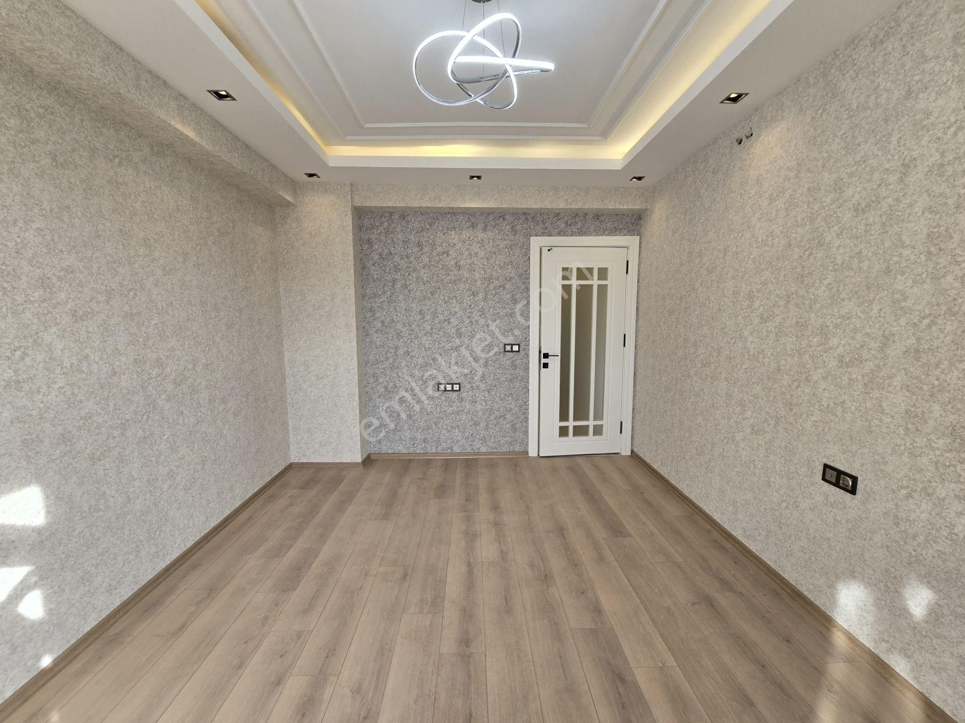 Kahramanlar Caddesi Yakını Site İçi Lüx Daireler - Görsel 15