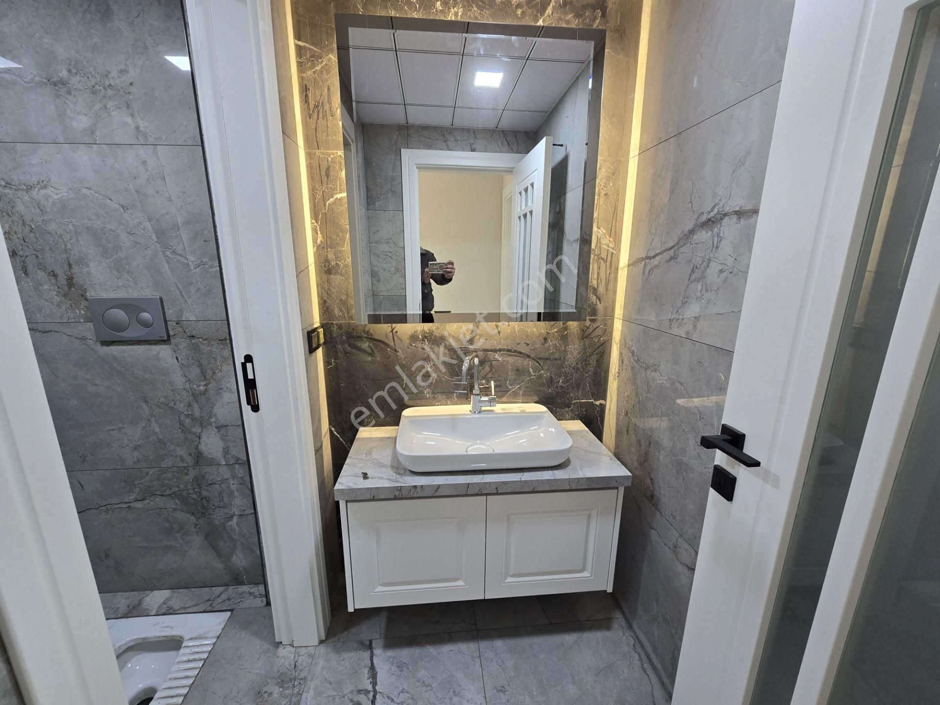 Kahramanlar Caddesi Yakını Site İçi Lüx Daireler - Görsel 34