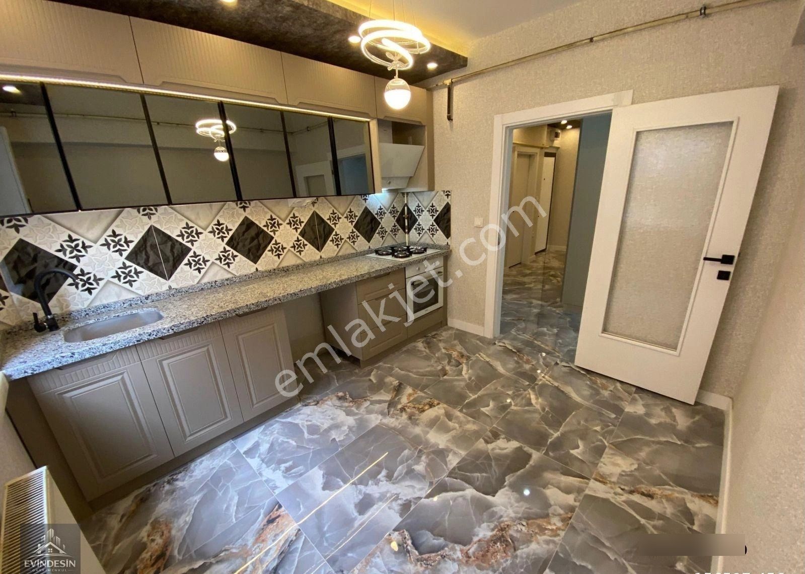 Fatih Cadde Üzeri Bağımsız Orta Kat Geniş Şahane Daire - Görsel 17