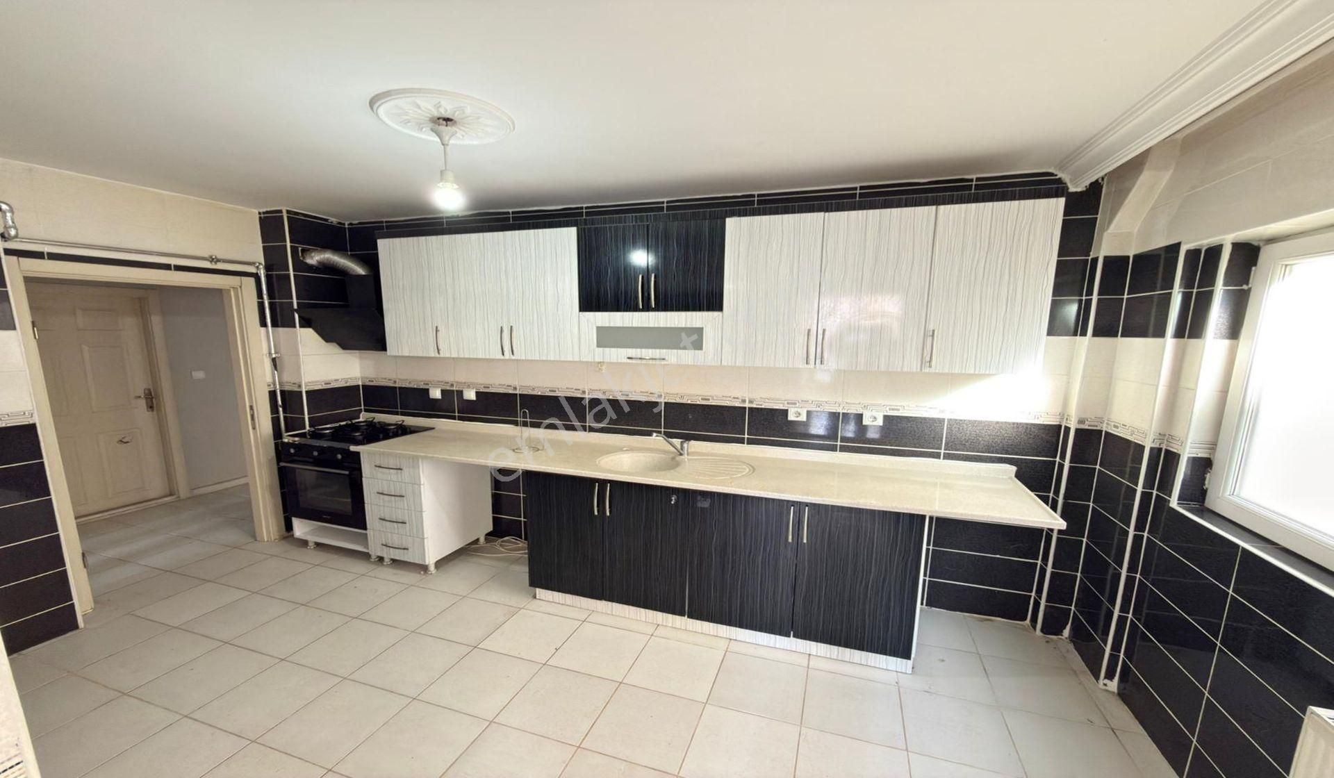 Ufuktepe Karakol Arkası Ara Katta Teras Balkonlu Fırsat Dairesi - Görsel 4