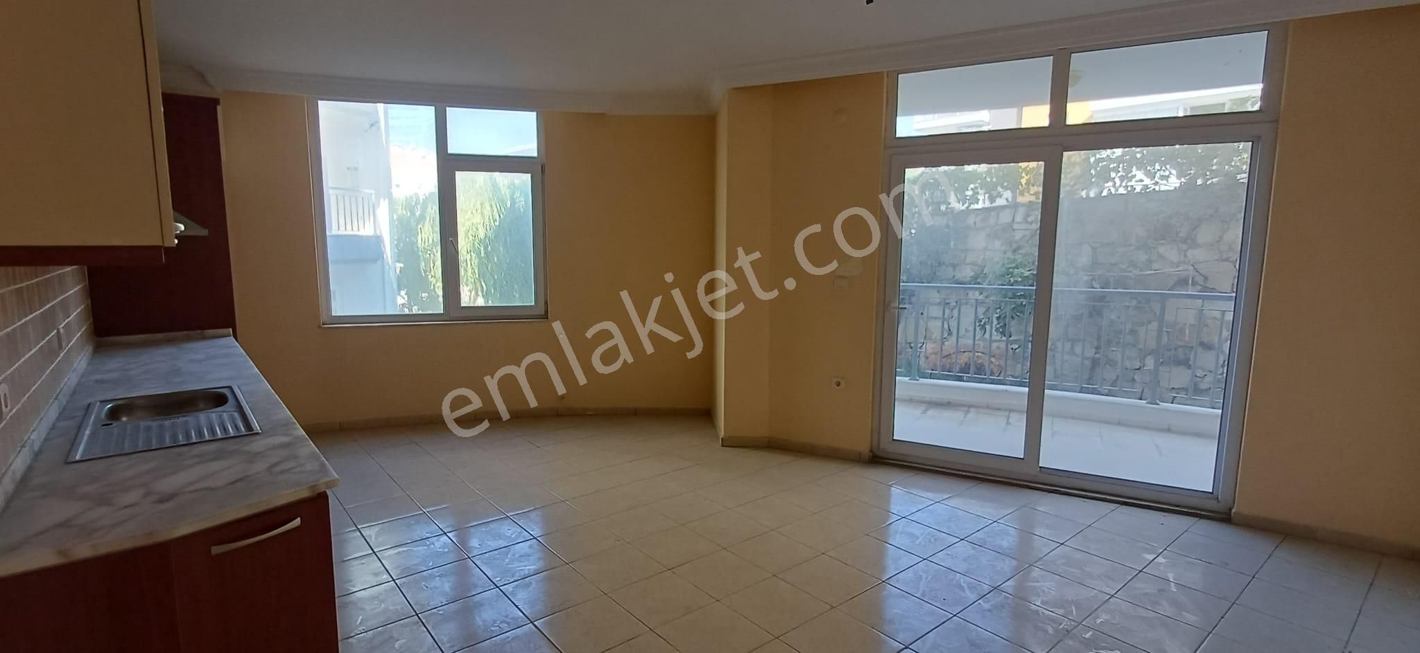 Kuşadası Marina Bölgesinde Emsalinin Altında 2+1 Yüksek Giriş - Görsel 8