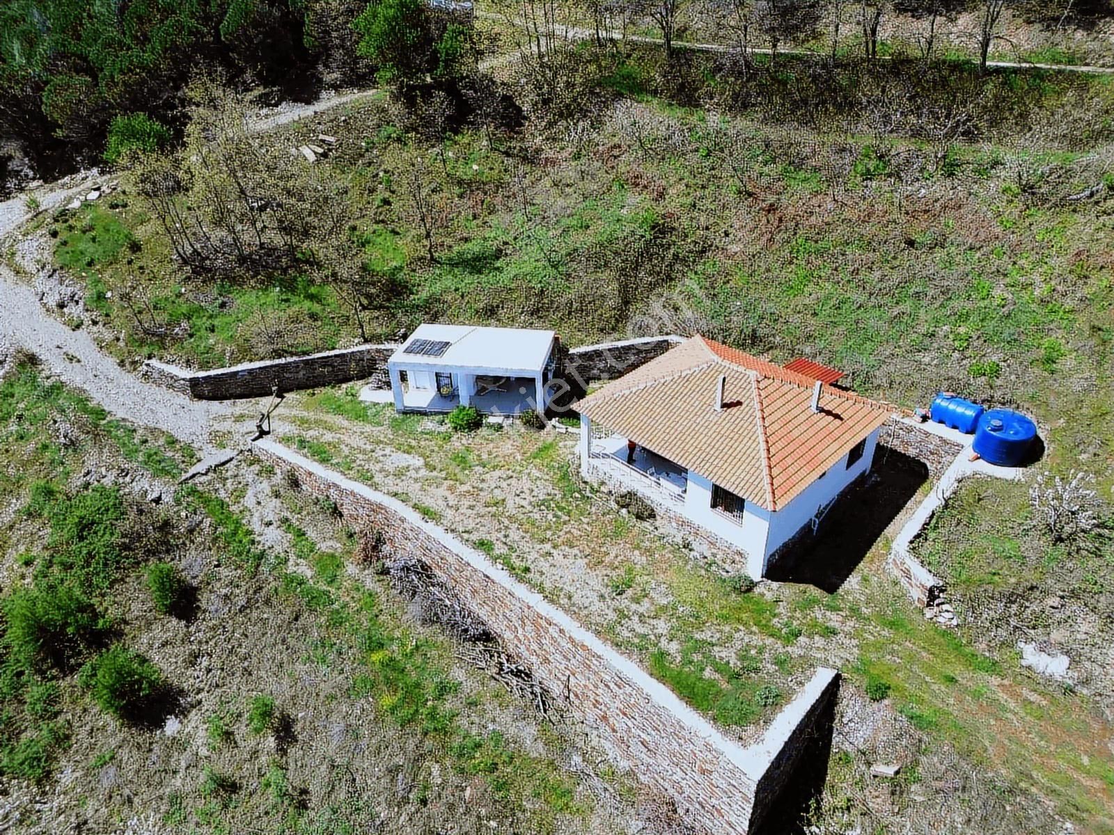 Bayındır Çınardibi Köyüne Yakın Ormanda Dag Evi