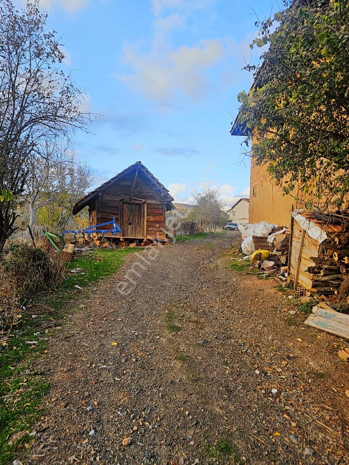 Uşak Banaz Kuşdemirlerde Satılık Arsa - Görsel 2