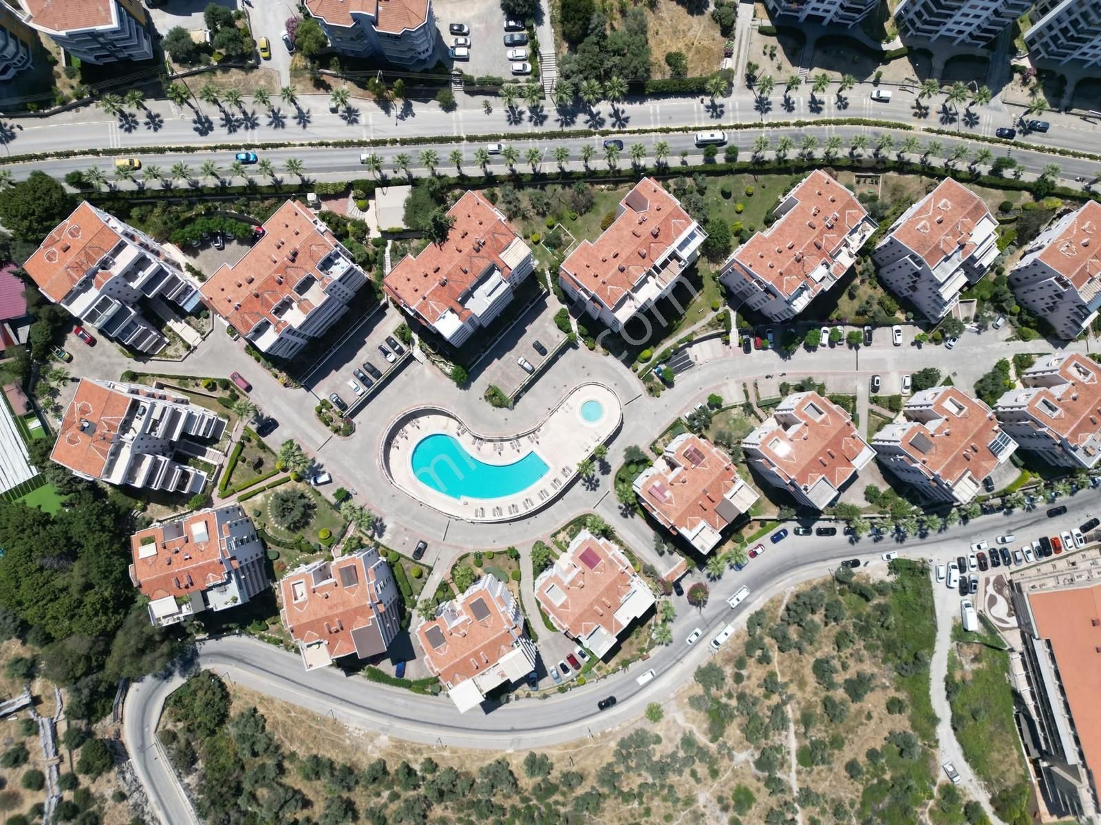 Kuşadası Marinada Havuz Ve Güvenlikli Denize Sıfır Sitede Deniz Manzaralı - Görsel 15
