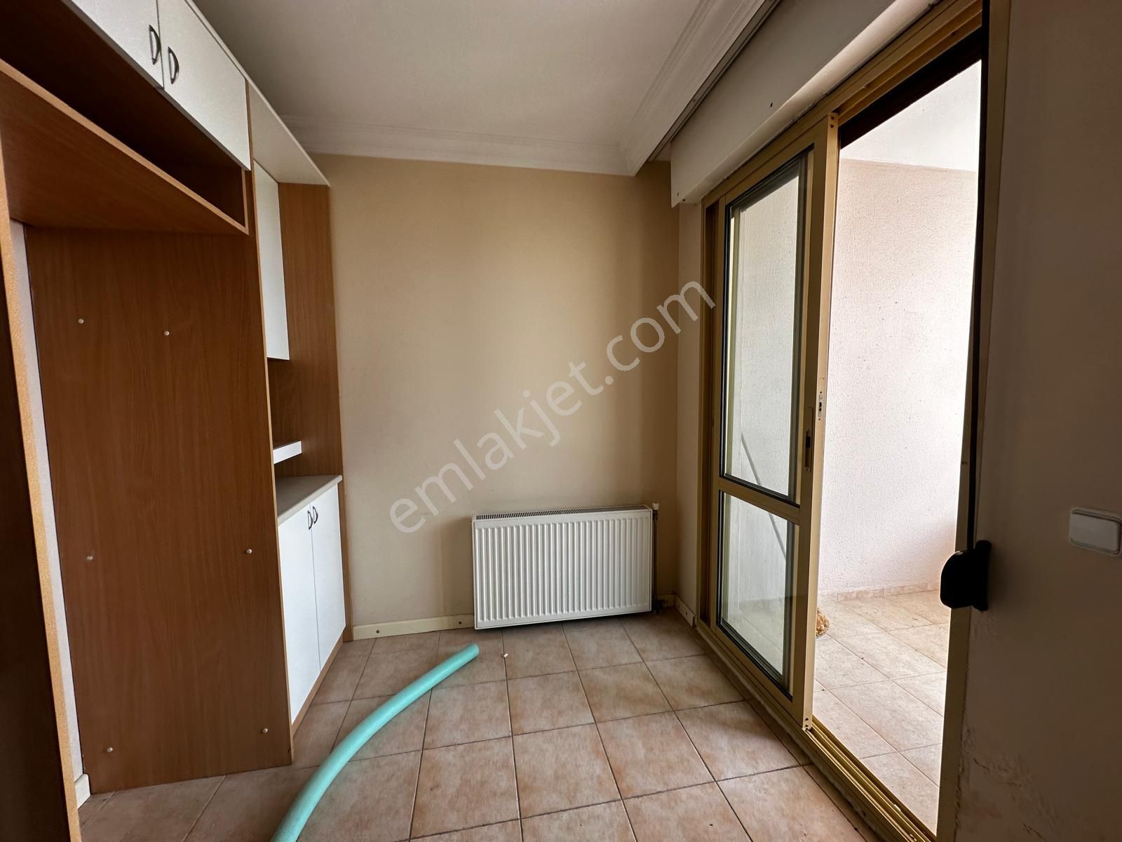 Kuşadası Marinada Havuz Ve Güvenlikli Denize Sıfır Sitede Deniz Manzaralı - Görsel 6